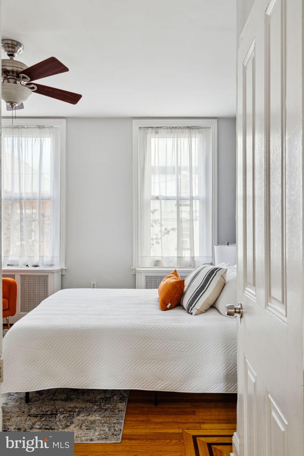 2663 E THOMPSON STREET