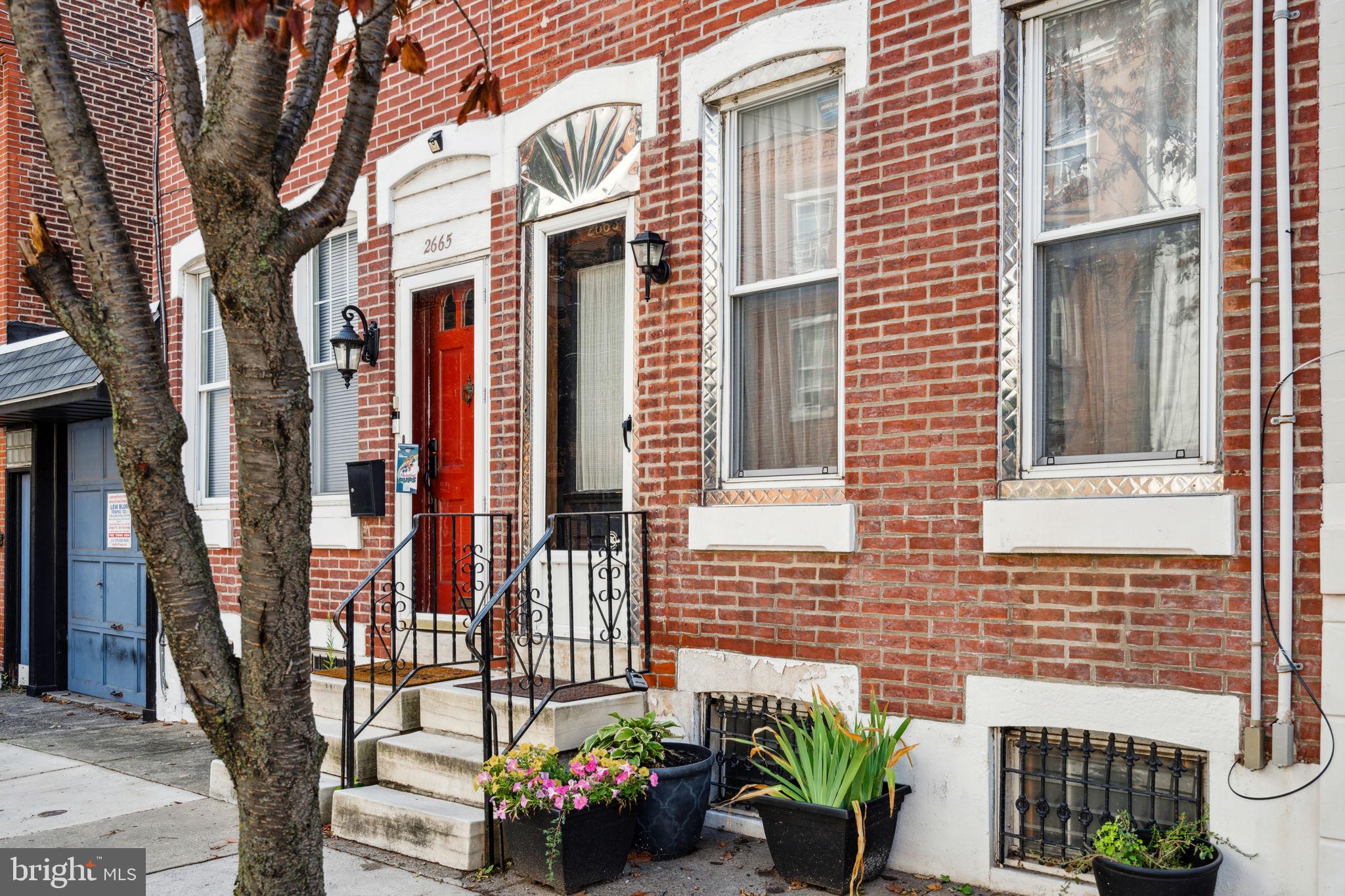 2663 E THOMPSON STREET