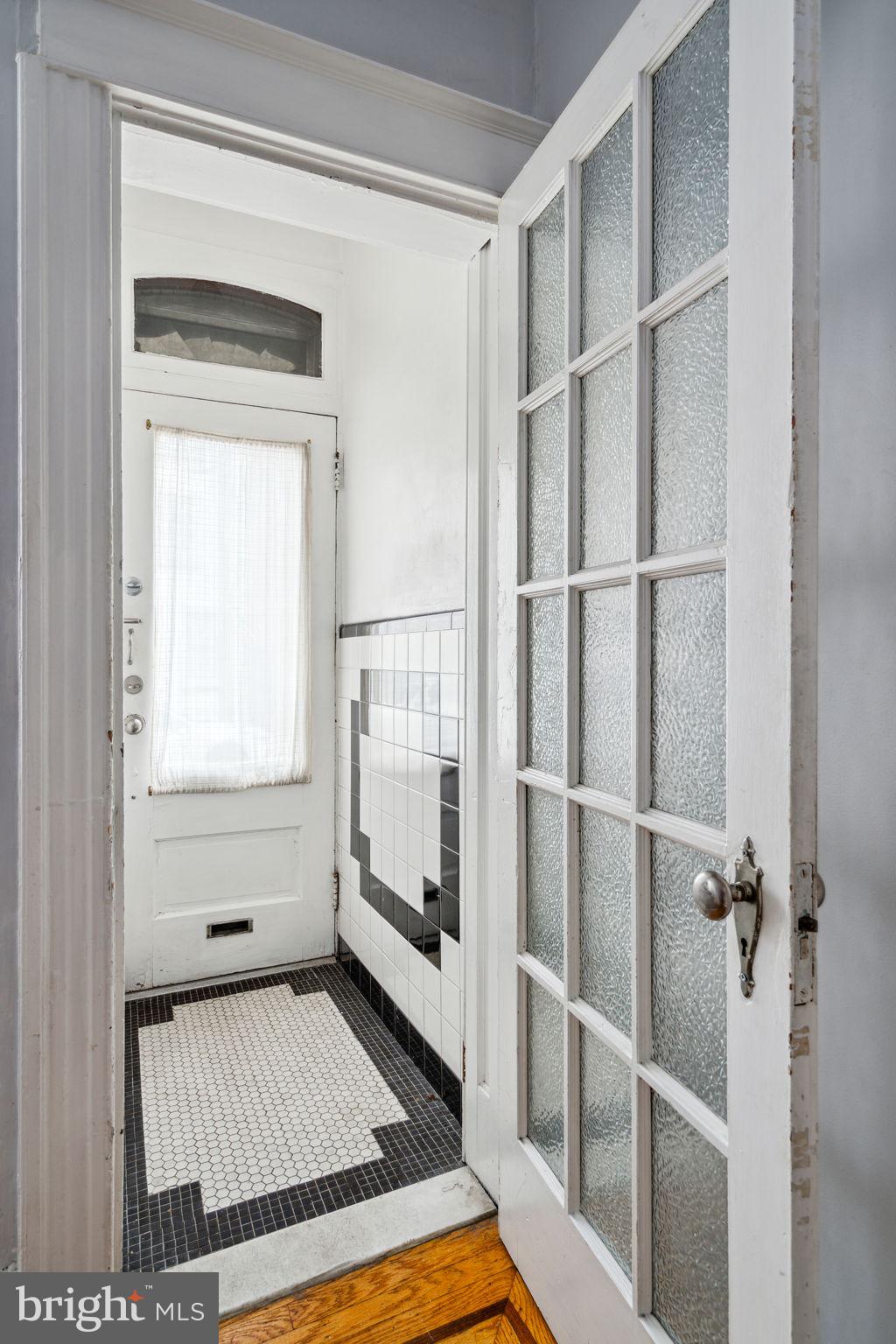 2663 E THOMPSON STREET