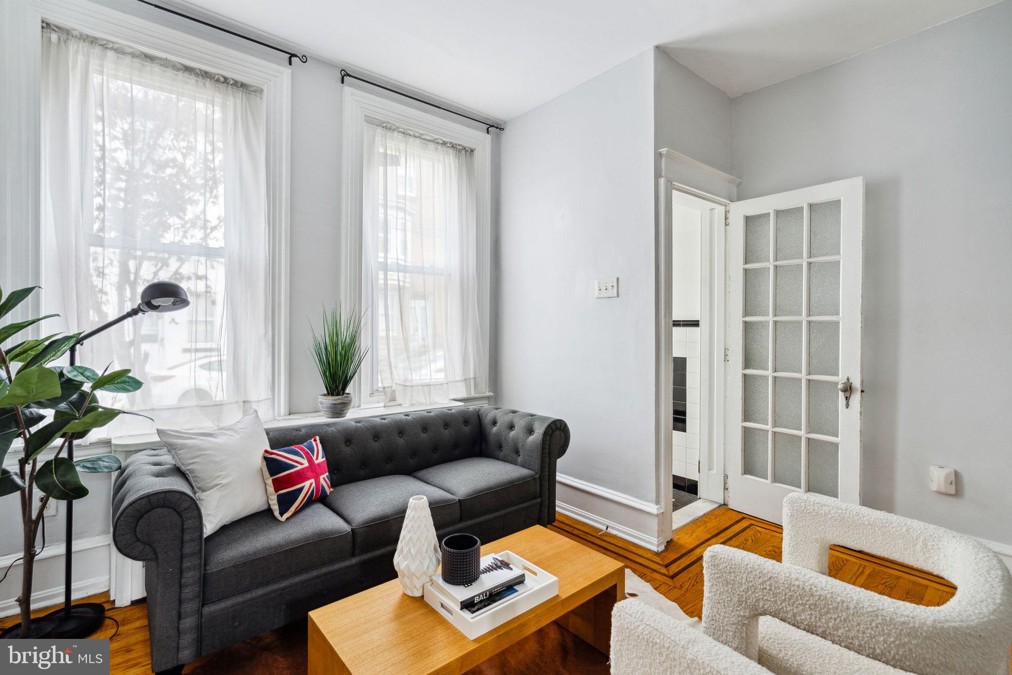 2663 E THOMPSON STREET