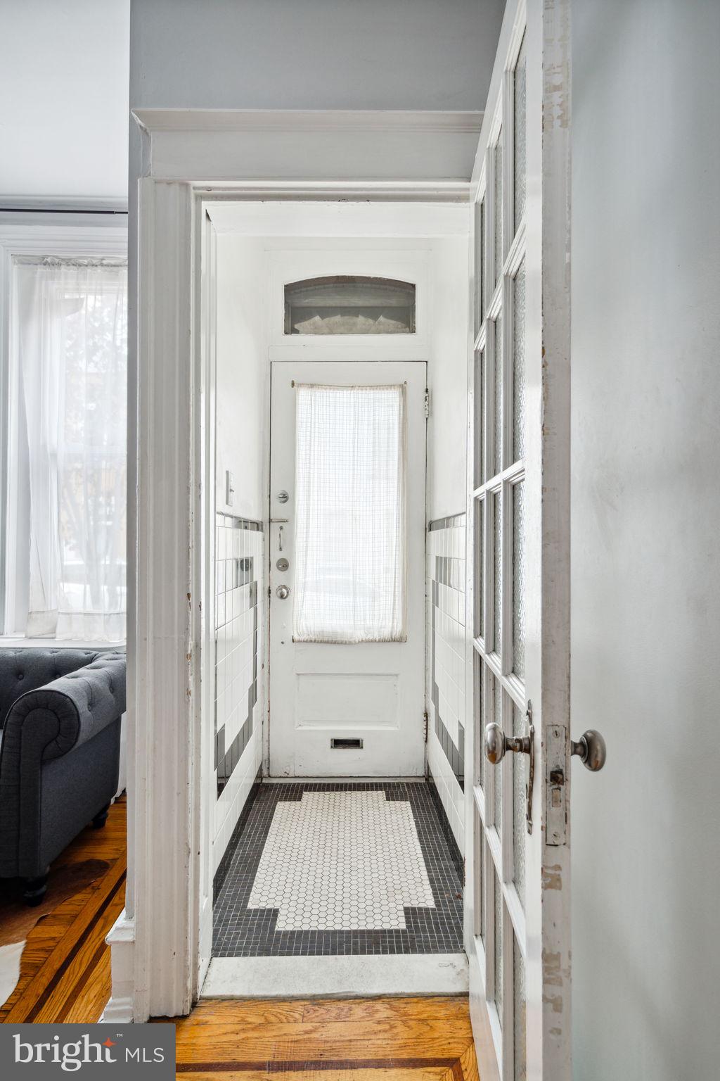 2663 E THOMPSON STREET