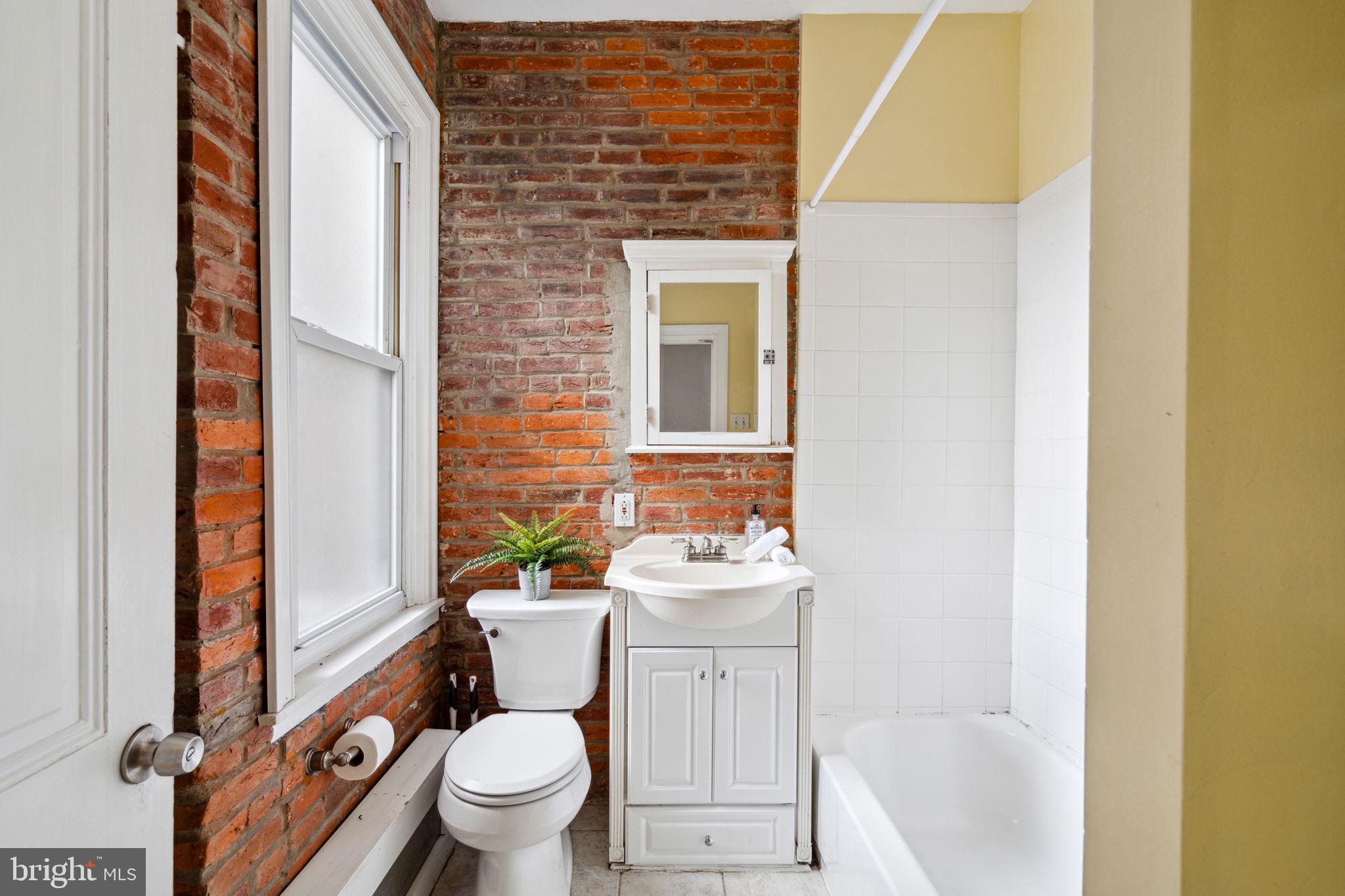 2663 E THOMPSON STREET