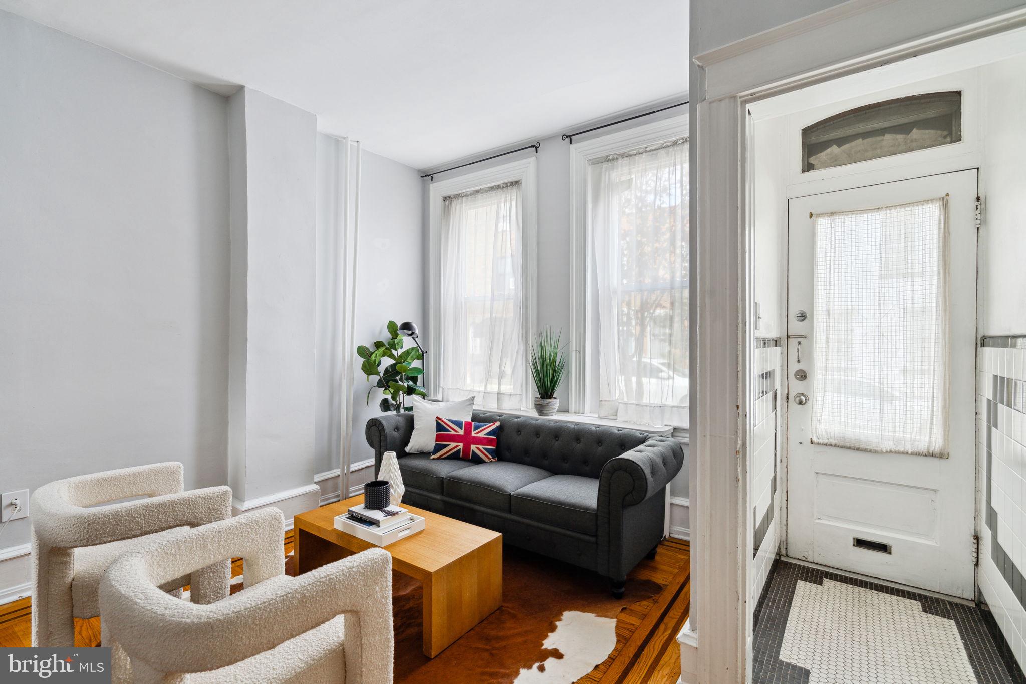 2663 E THOMPSON STREET