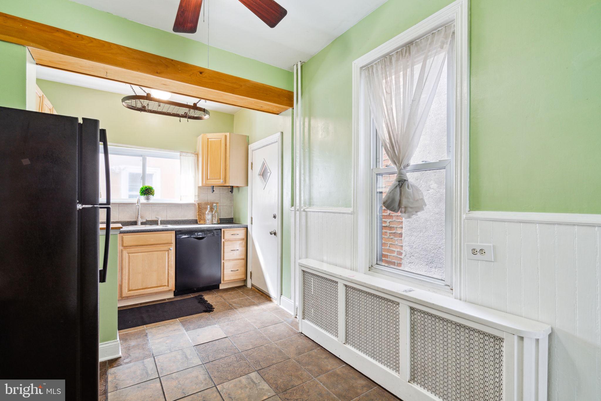 2663 E THOMPSON STREET