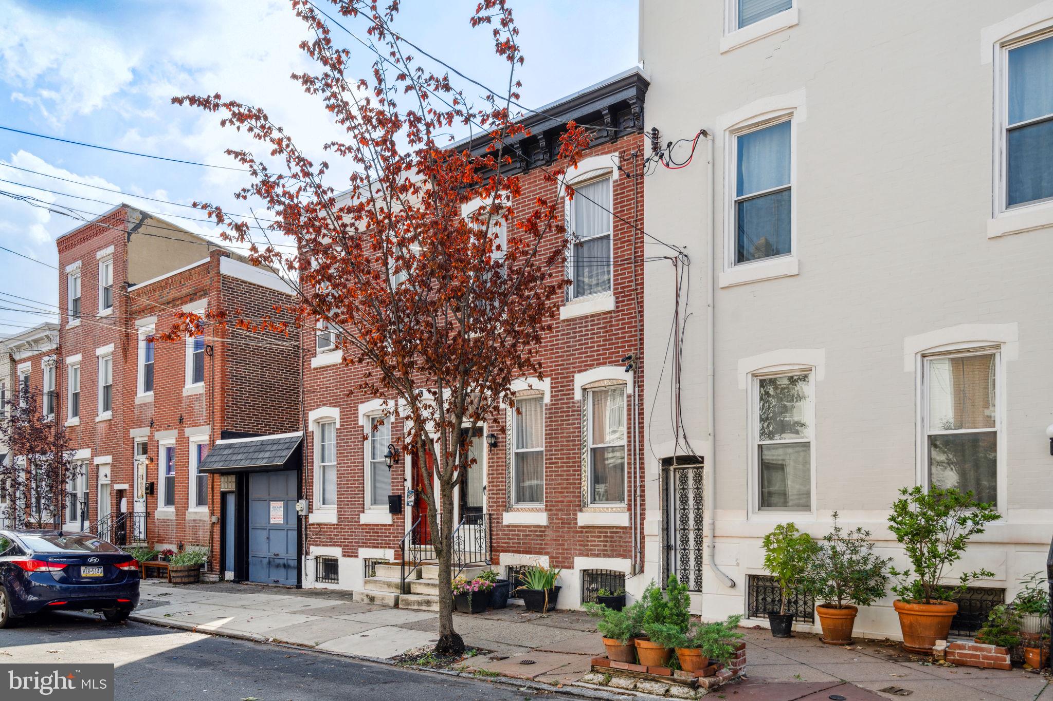 2663 E THOMPSON STREET