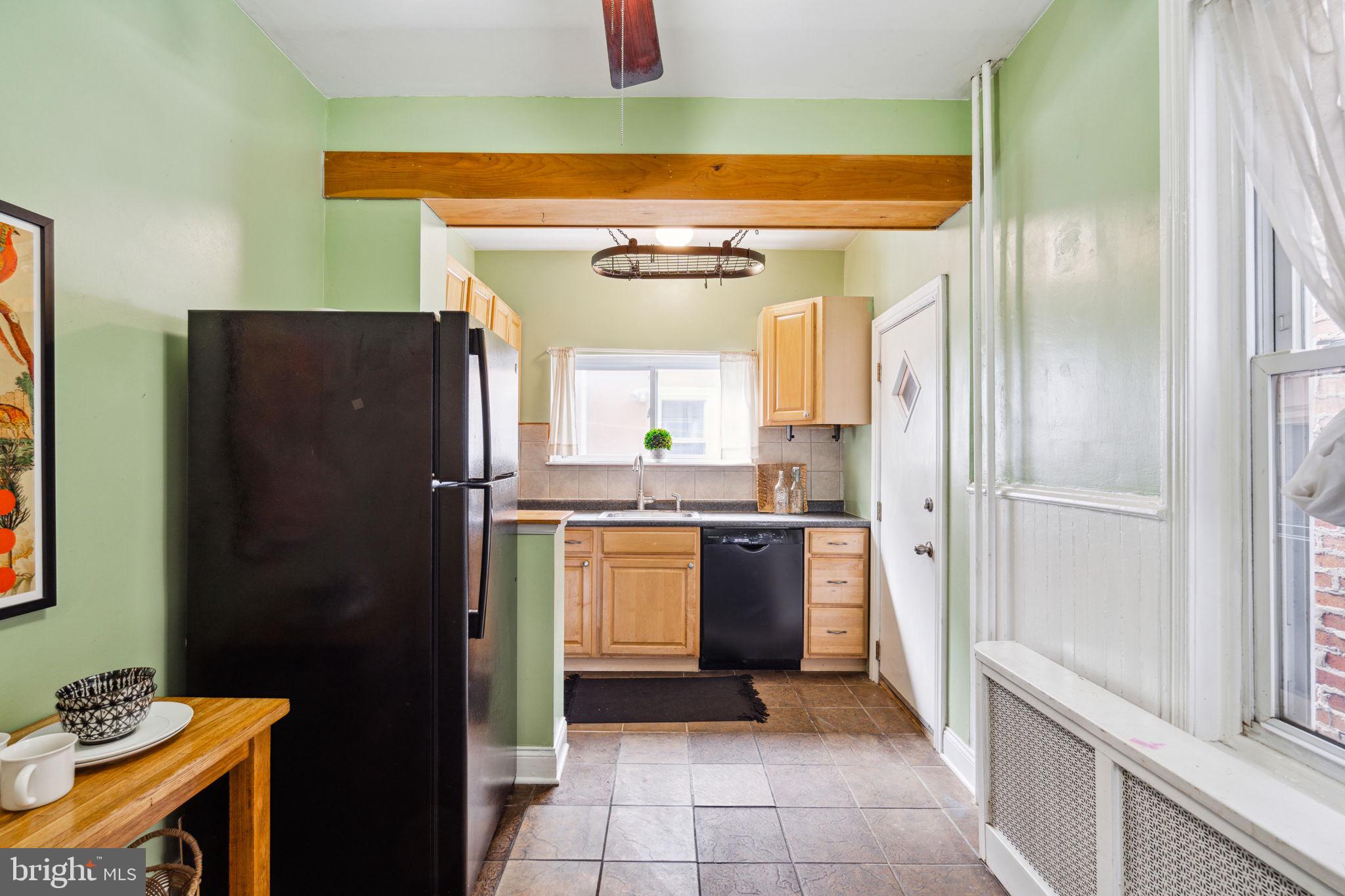 2663 E THOMPSON STREET