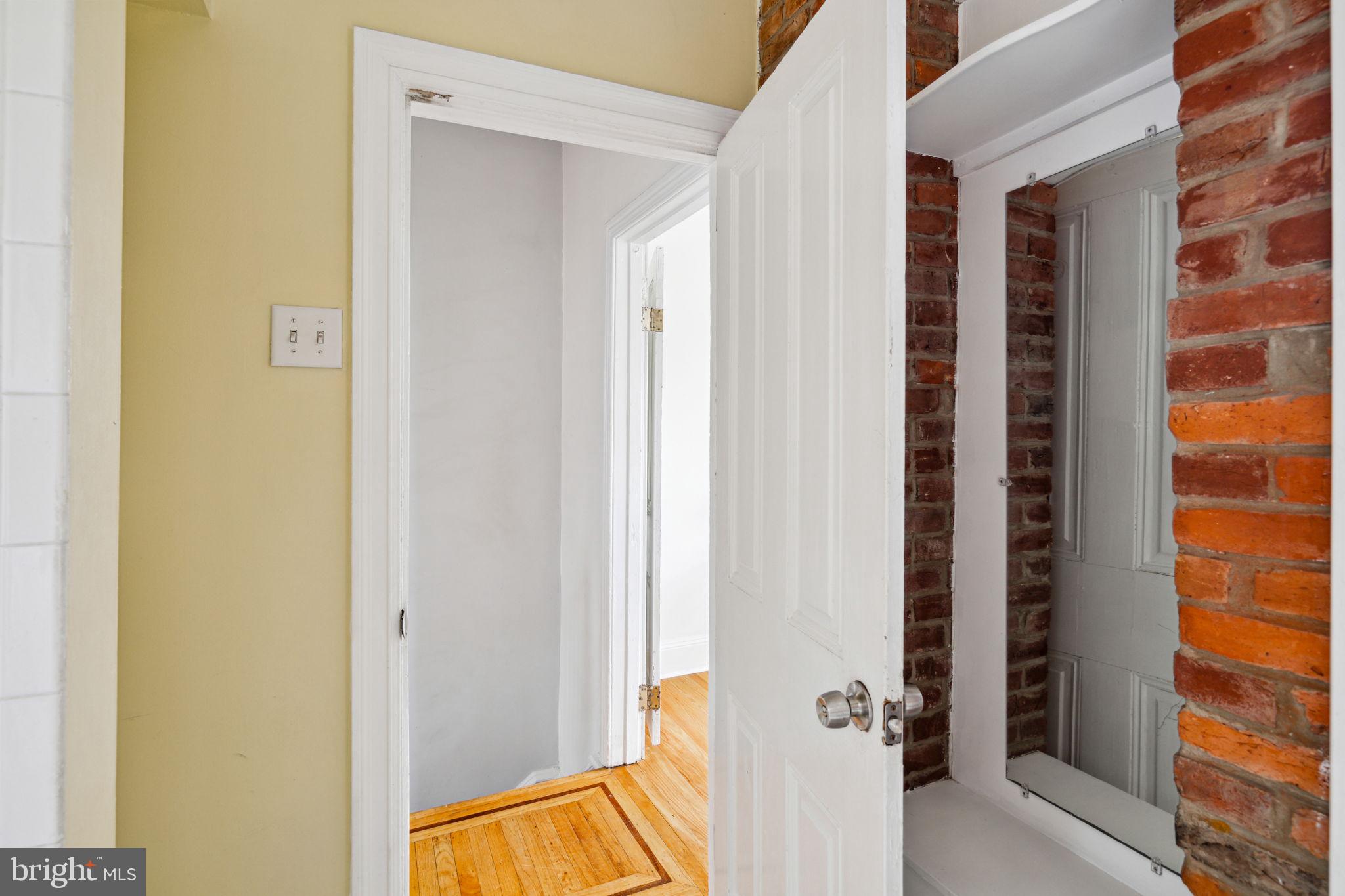 2663 E THOMPSON STREET