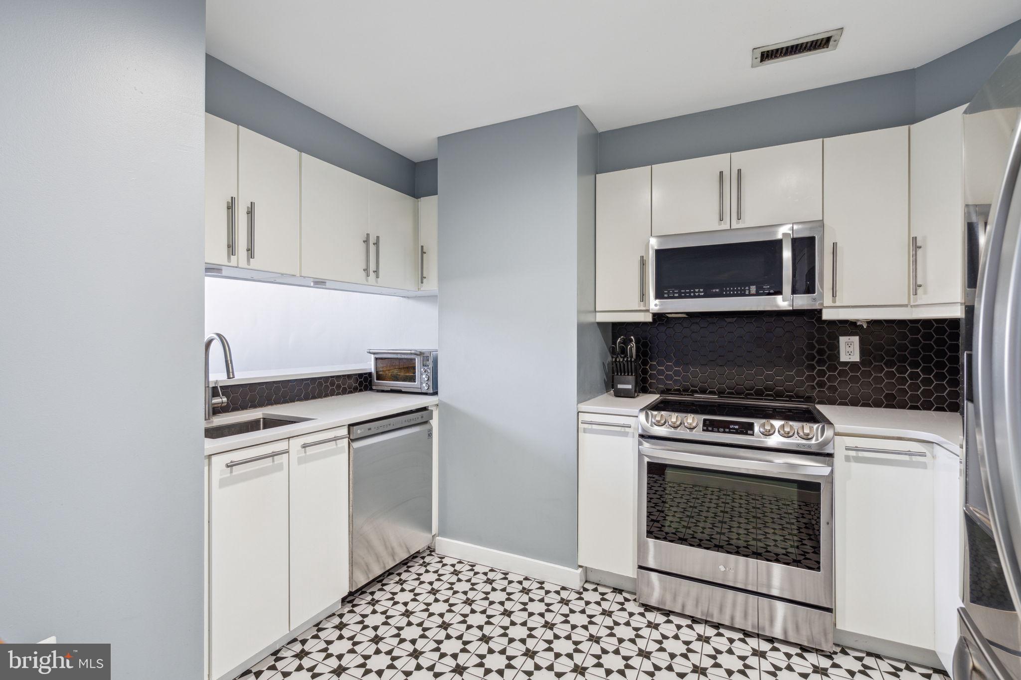 315 NEW STREET Unit: 410
