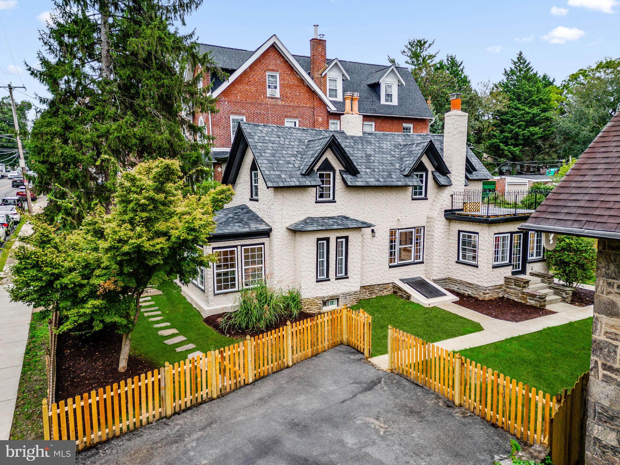 224 W WASHINGTON LANE