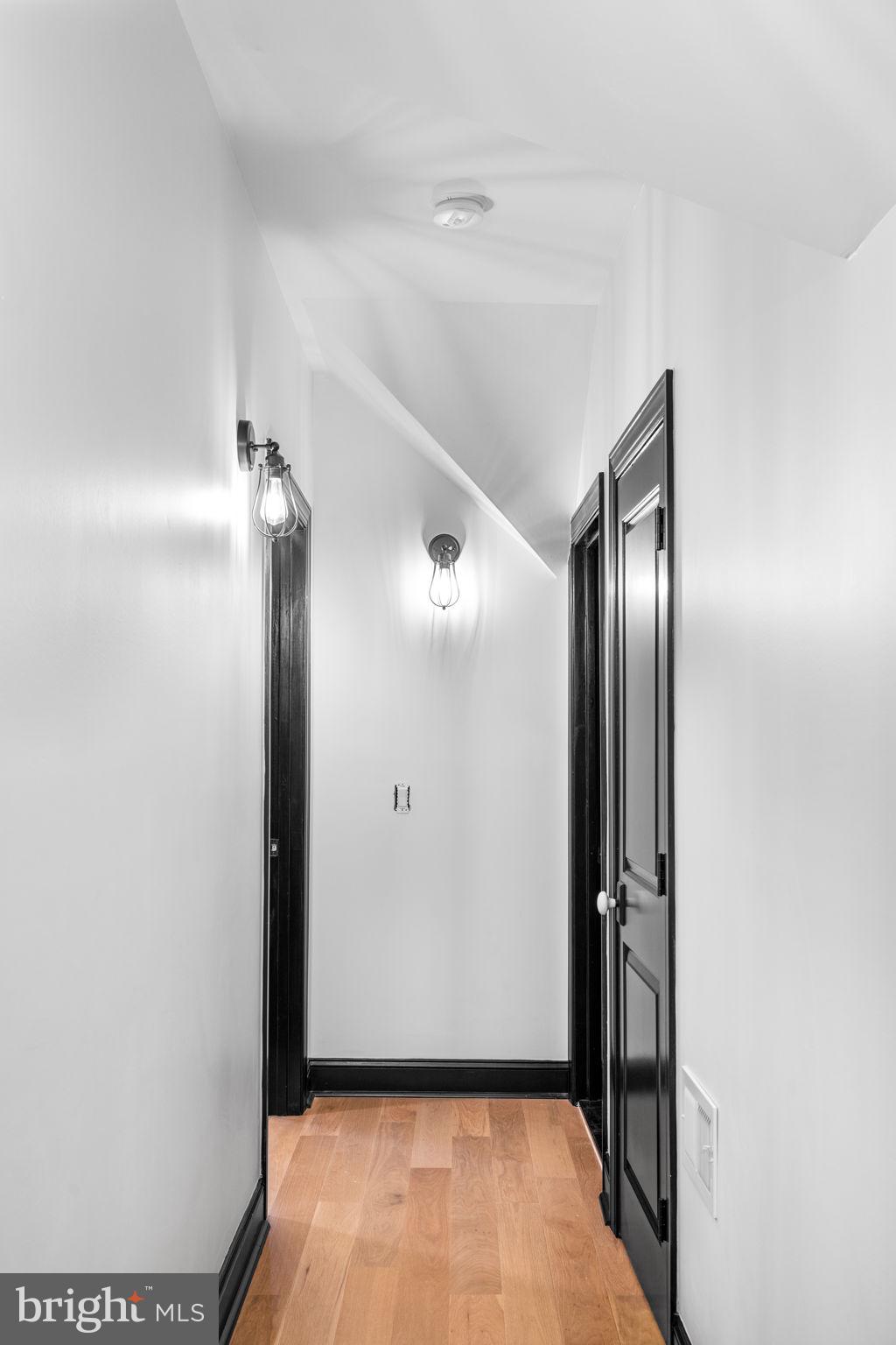 224 W WASHINGTON LANE