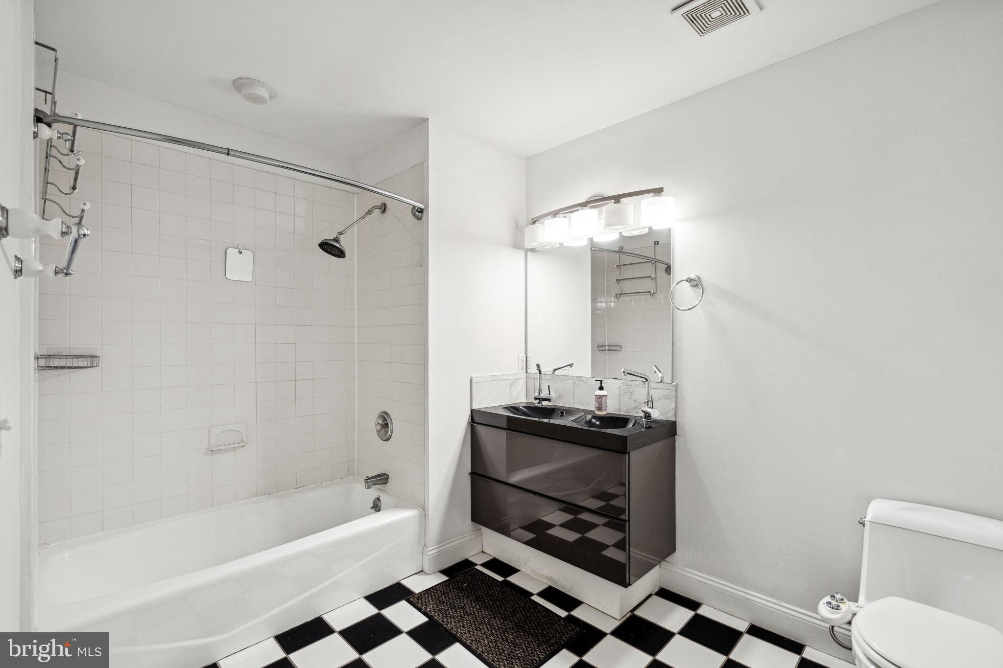 36 S STRAWBERRY STREET Unit: 2232