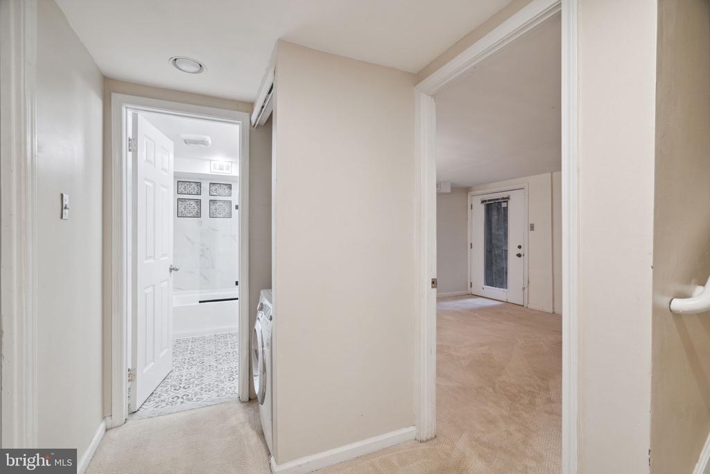 800 N LAWRENCE STREET Unit: E