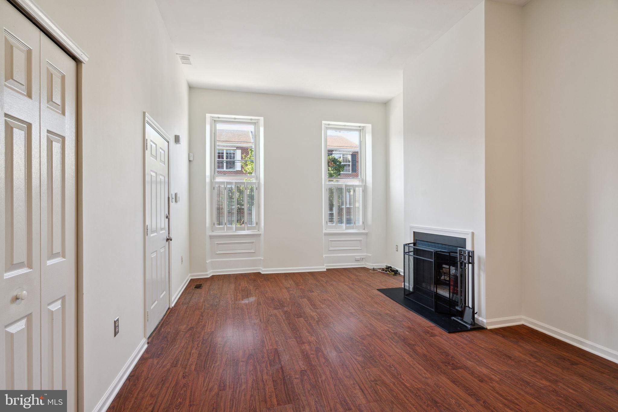 800 N LAWRENCE STREET Unit: E