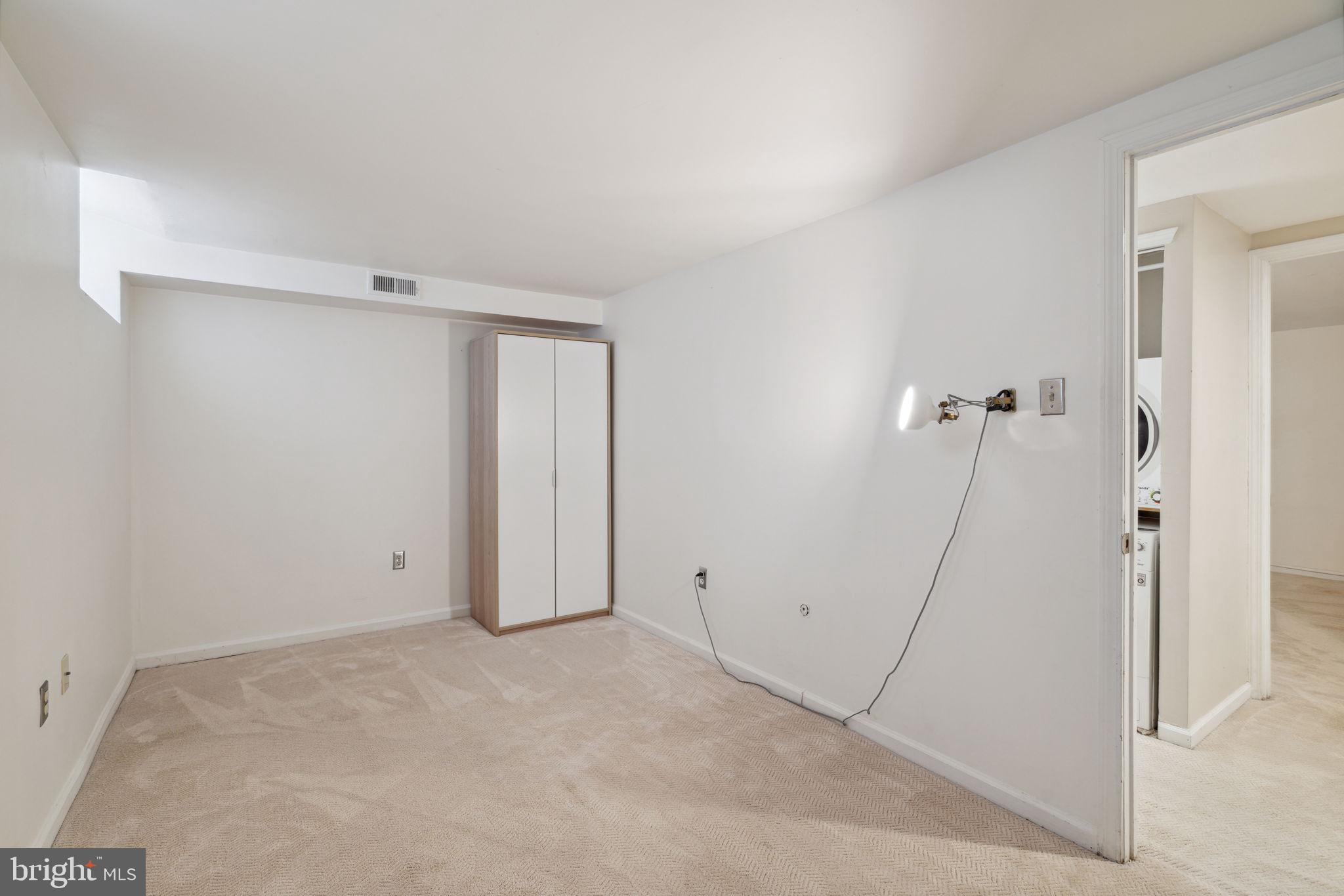 800 N LAWRENCE STREET Unit: E
