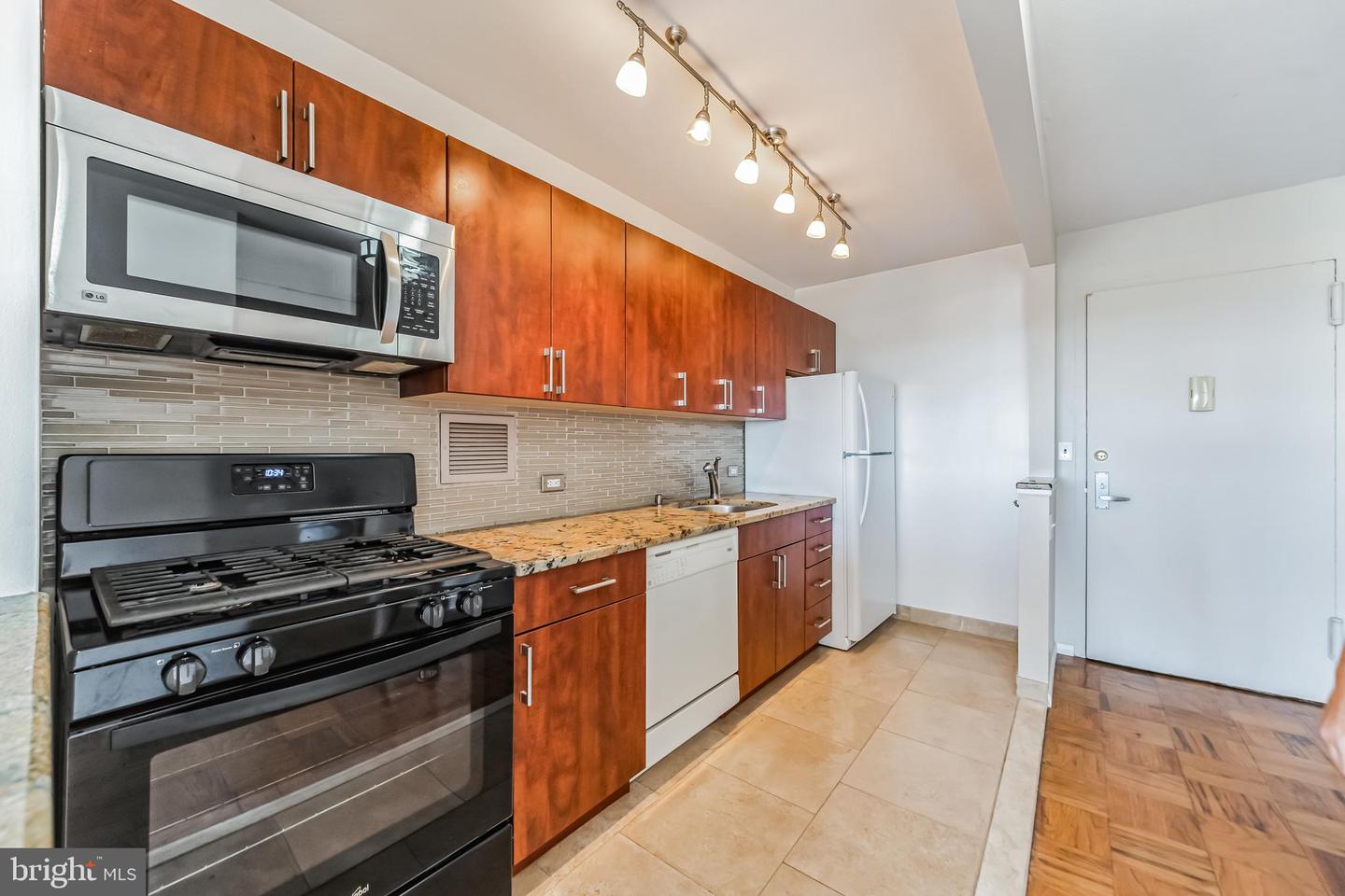 220 Locust St #9fs