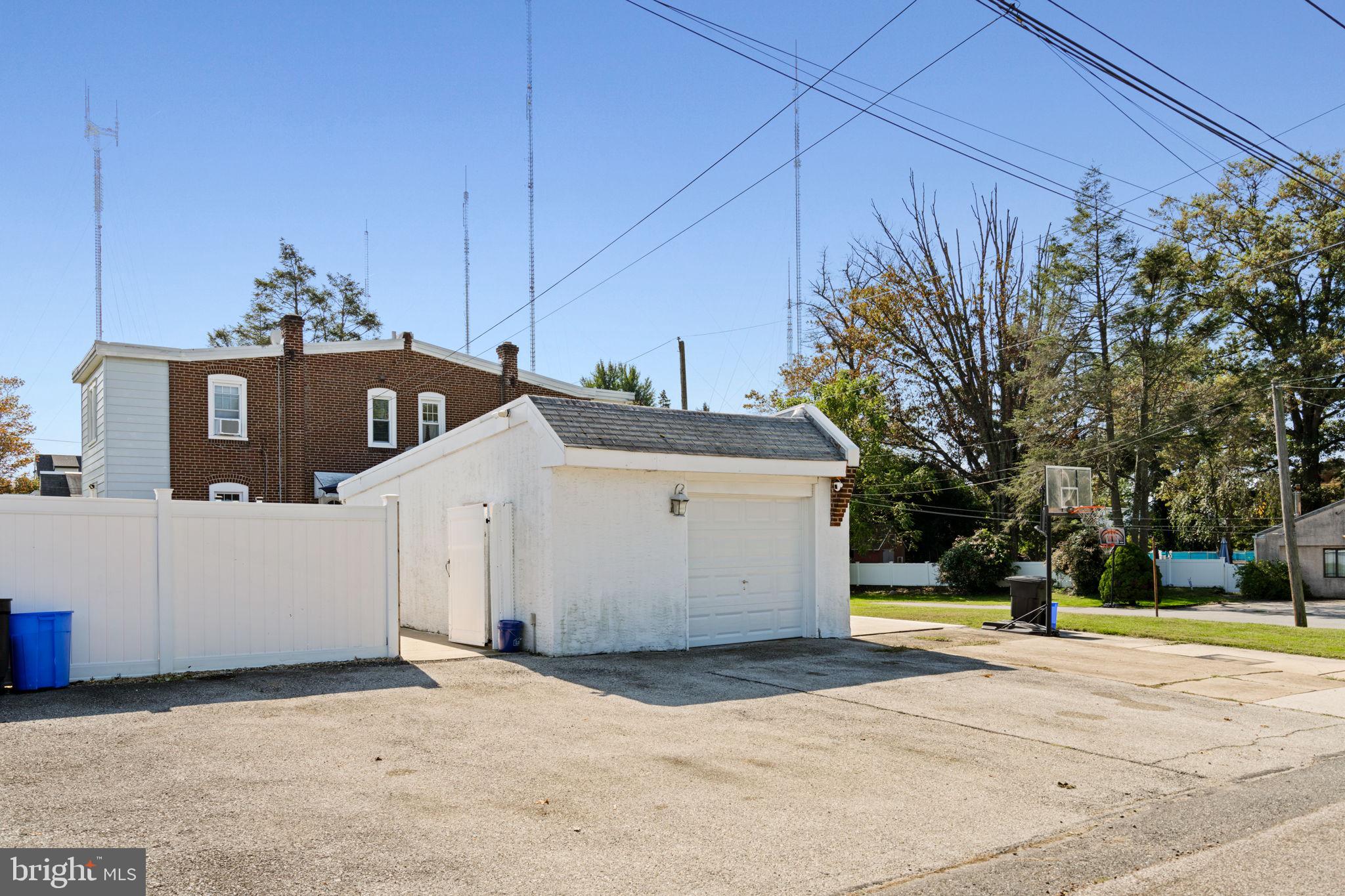 438 Flamingo STREET