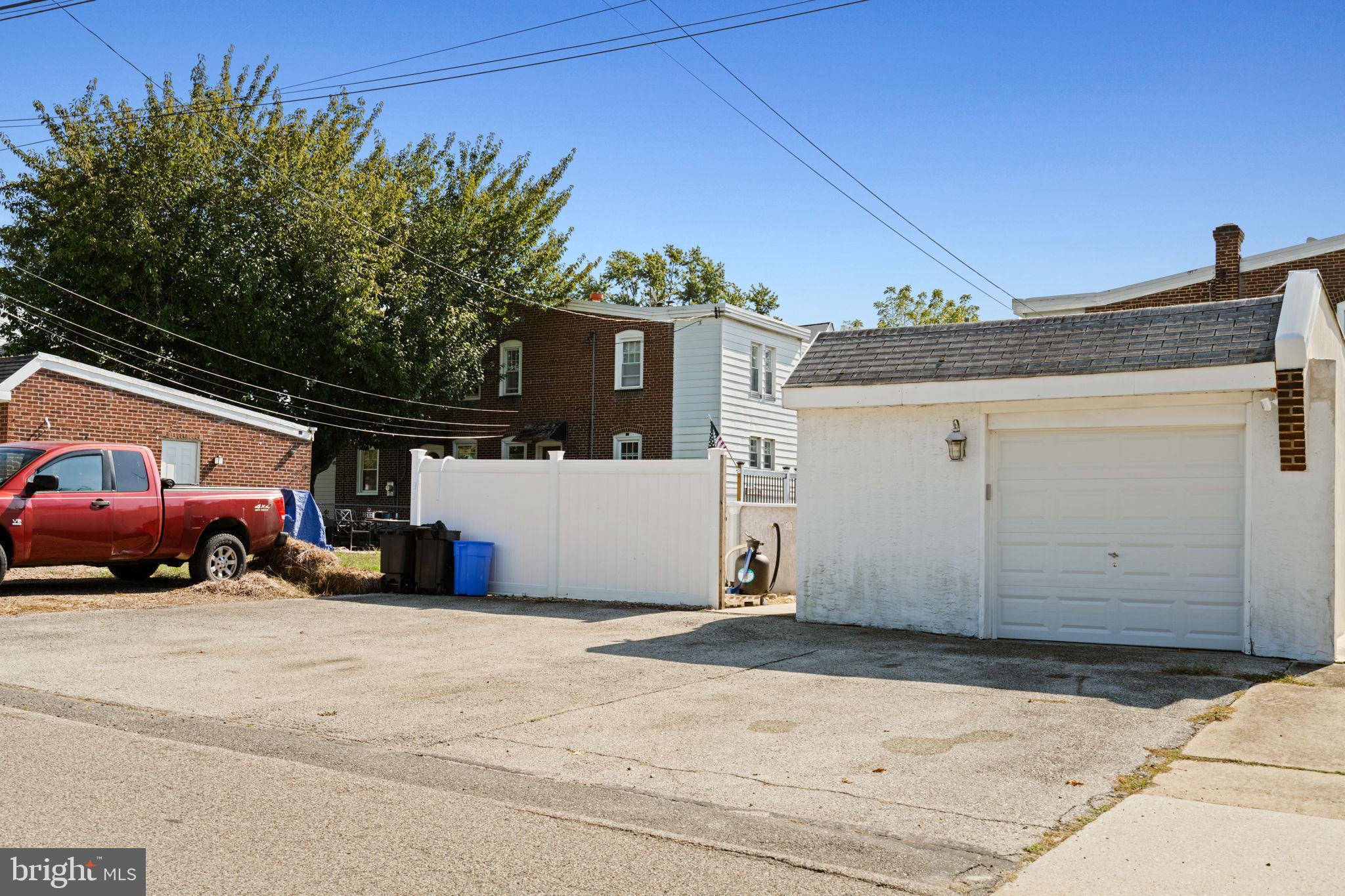 438 Flamingo STREET