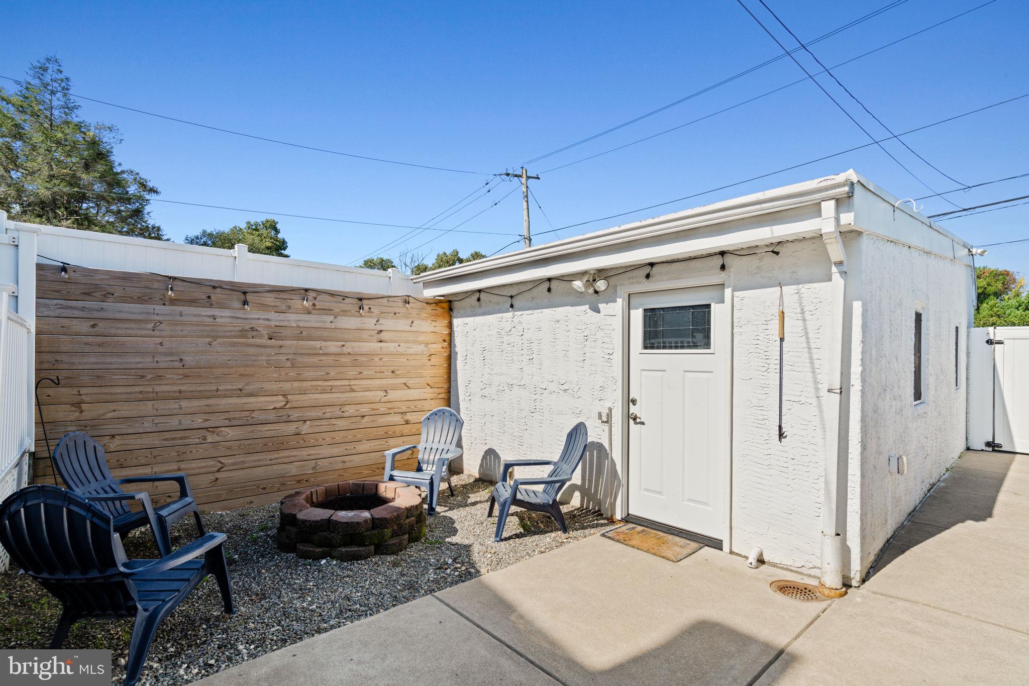 438 Flamingo STREET