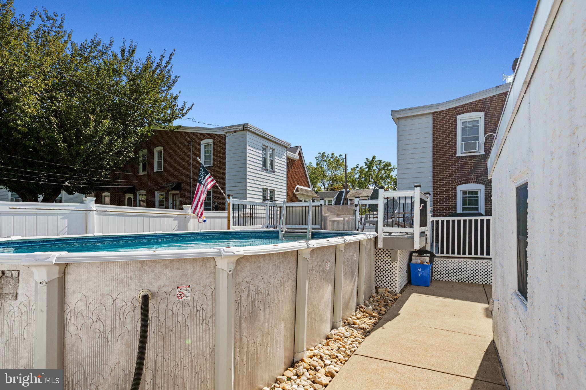 438 Flamingo STREET