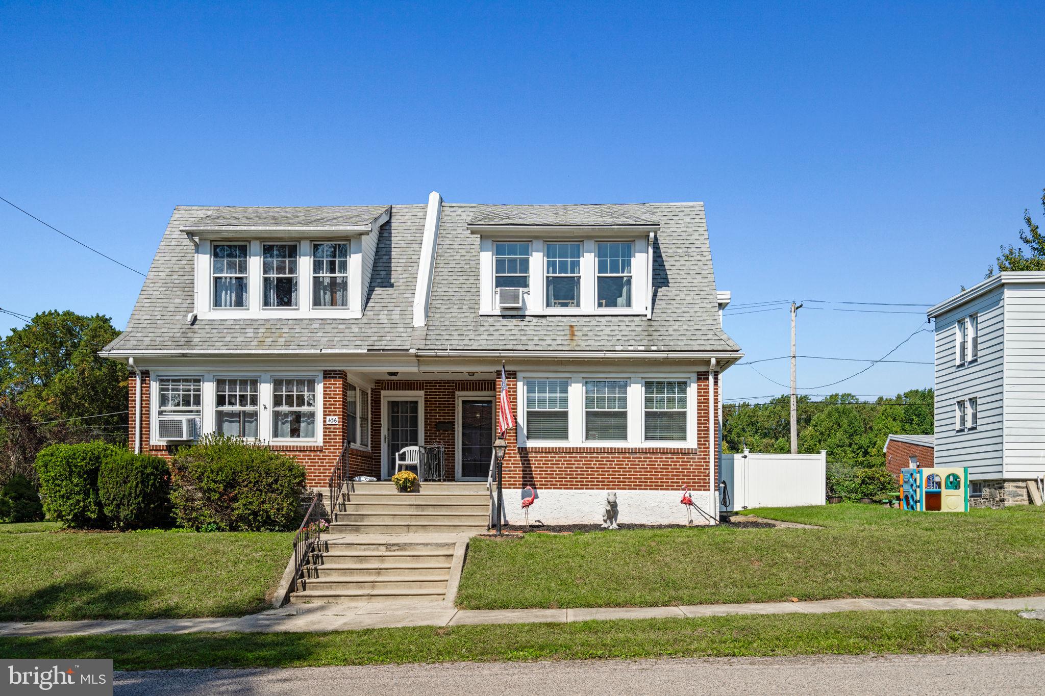 438 Flamingo STREET