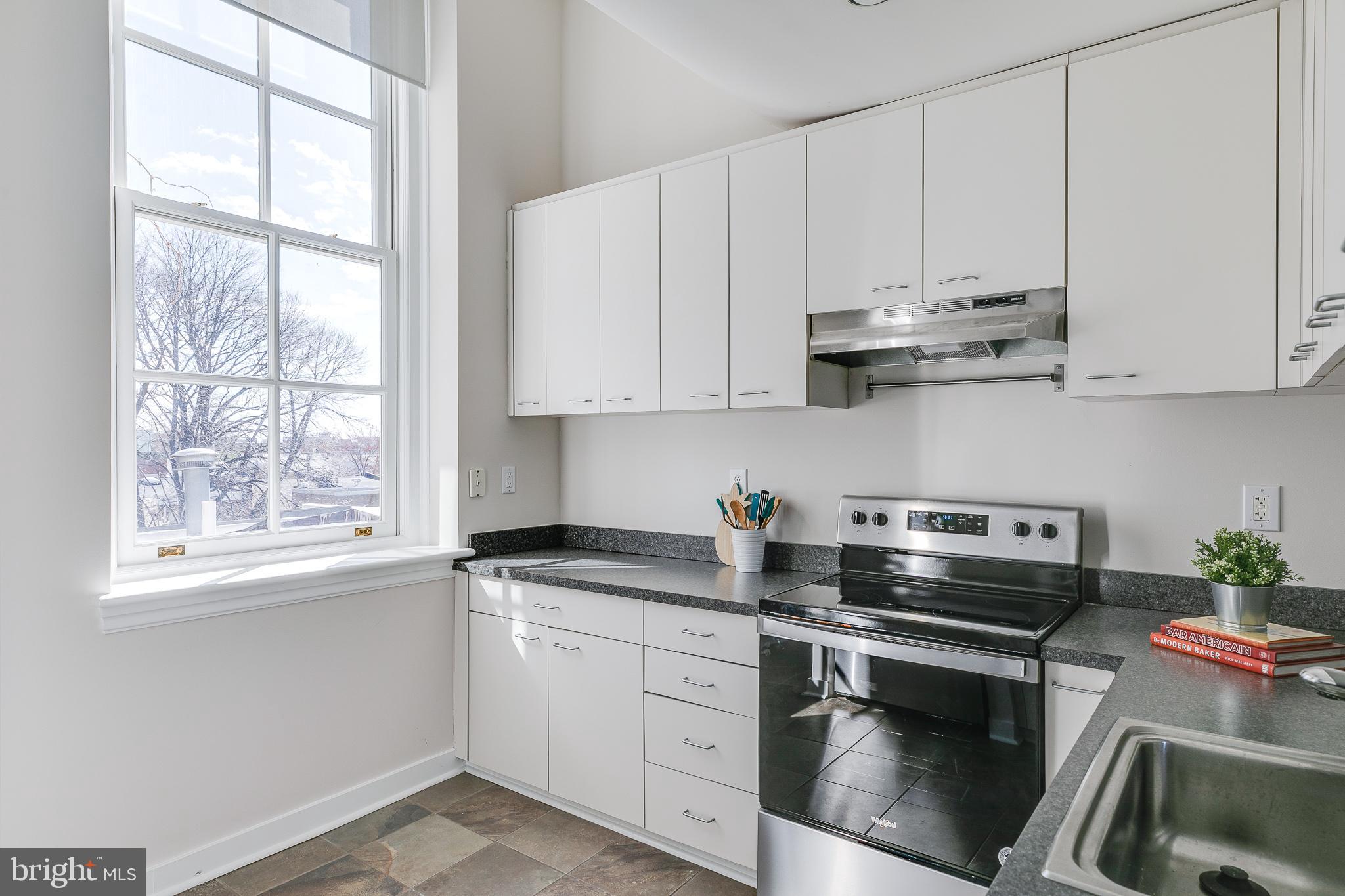 314 Catharine STREET Unit: 301C