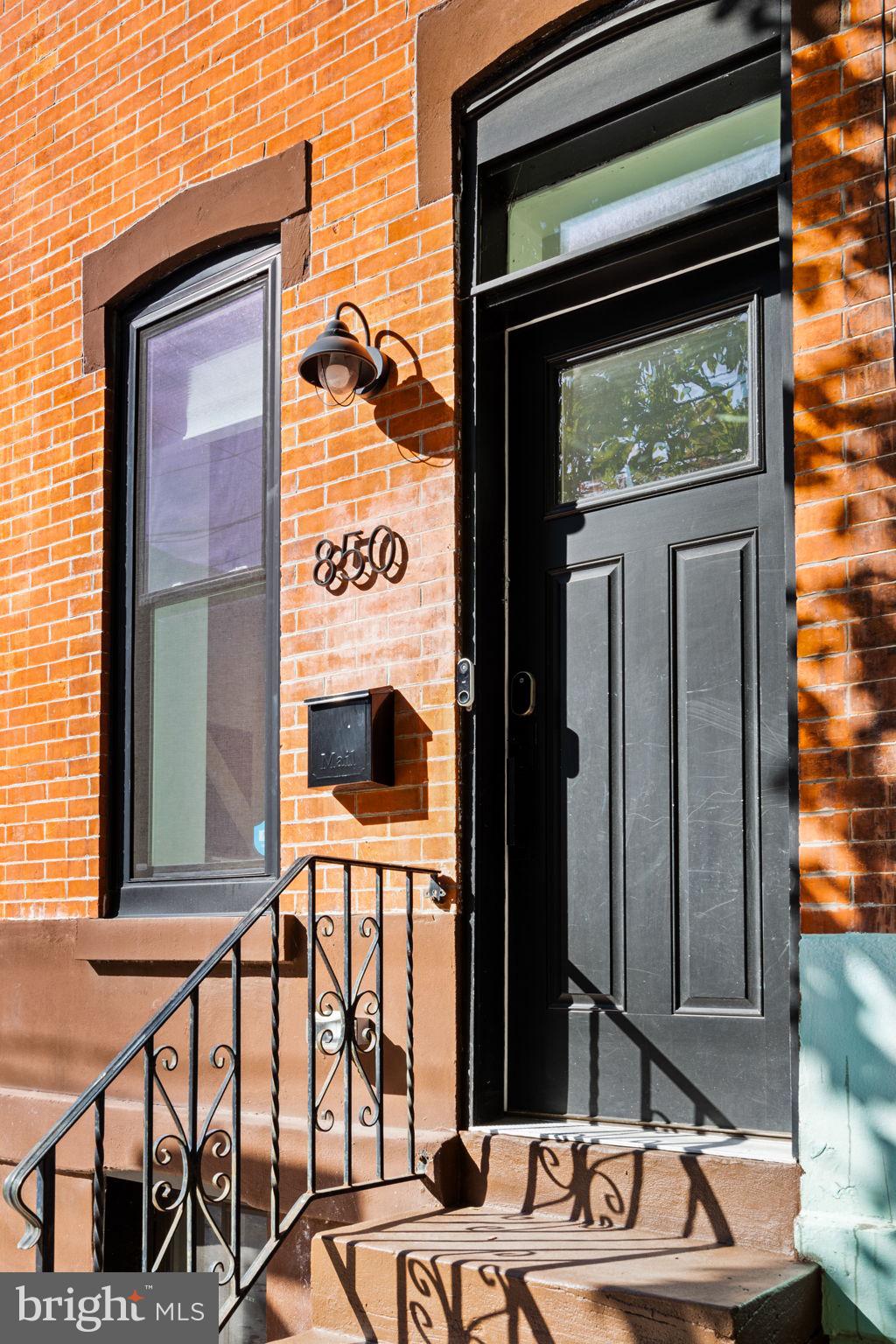 850 N Taylor STREET