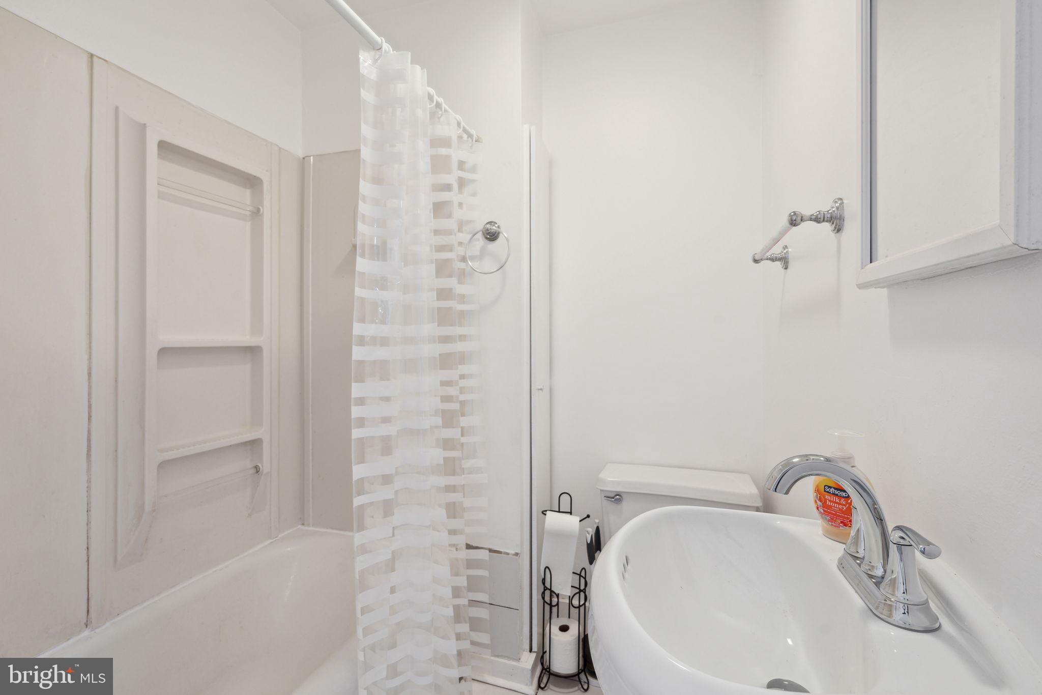 1129 McKean STREET Unit: 1