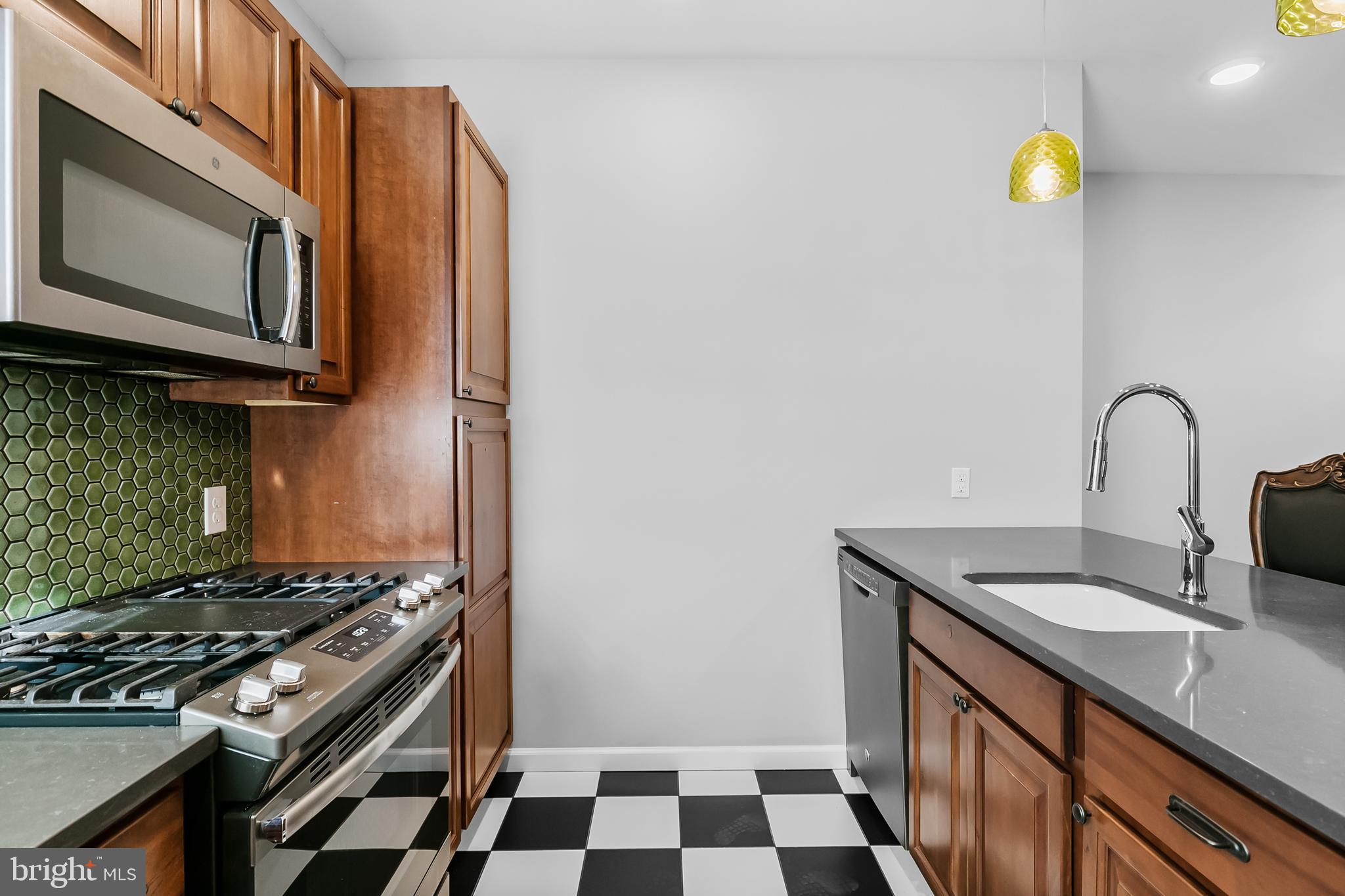 1120 O'Neil STREET