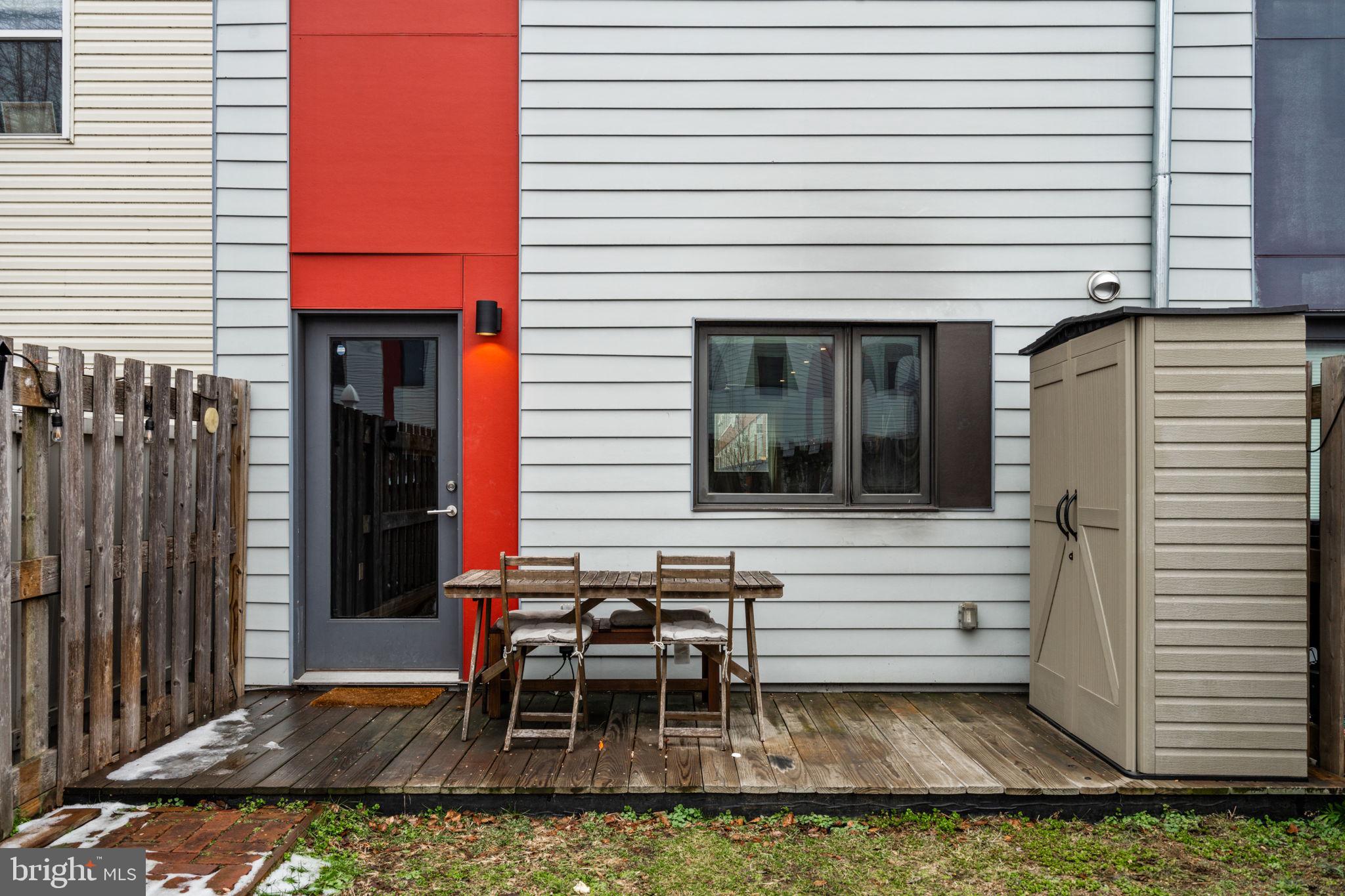 434 E Thompson STREET