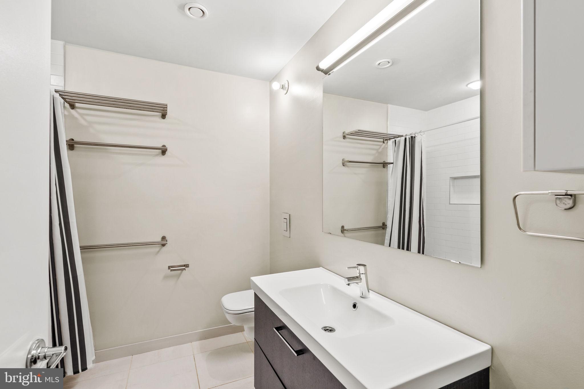 434 E Thompson STREET