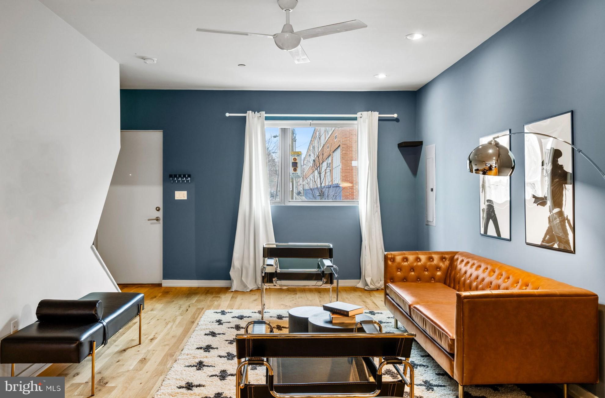 434 E Thompson STREET