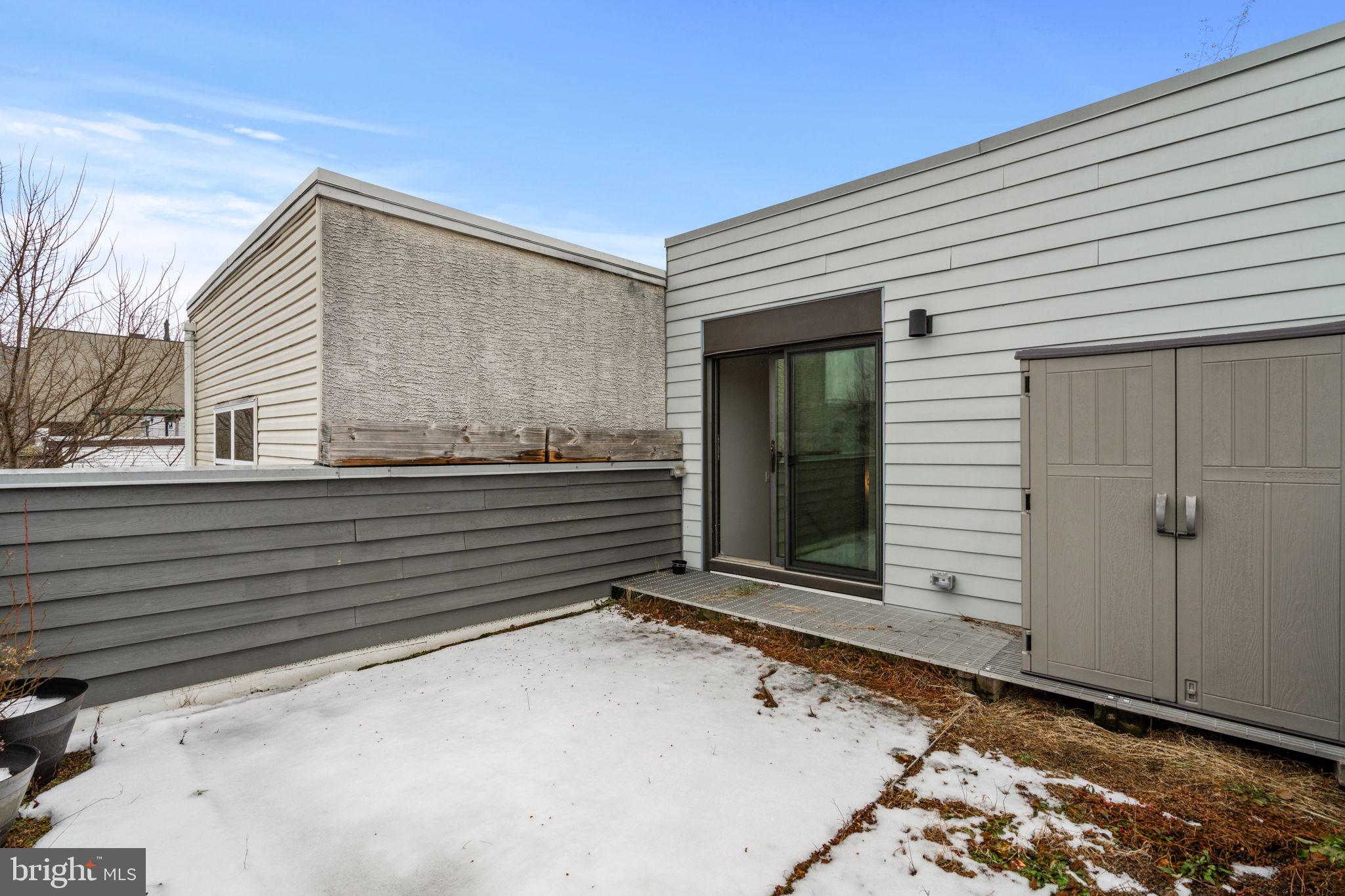 434 E Thompson STREET