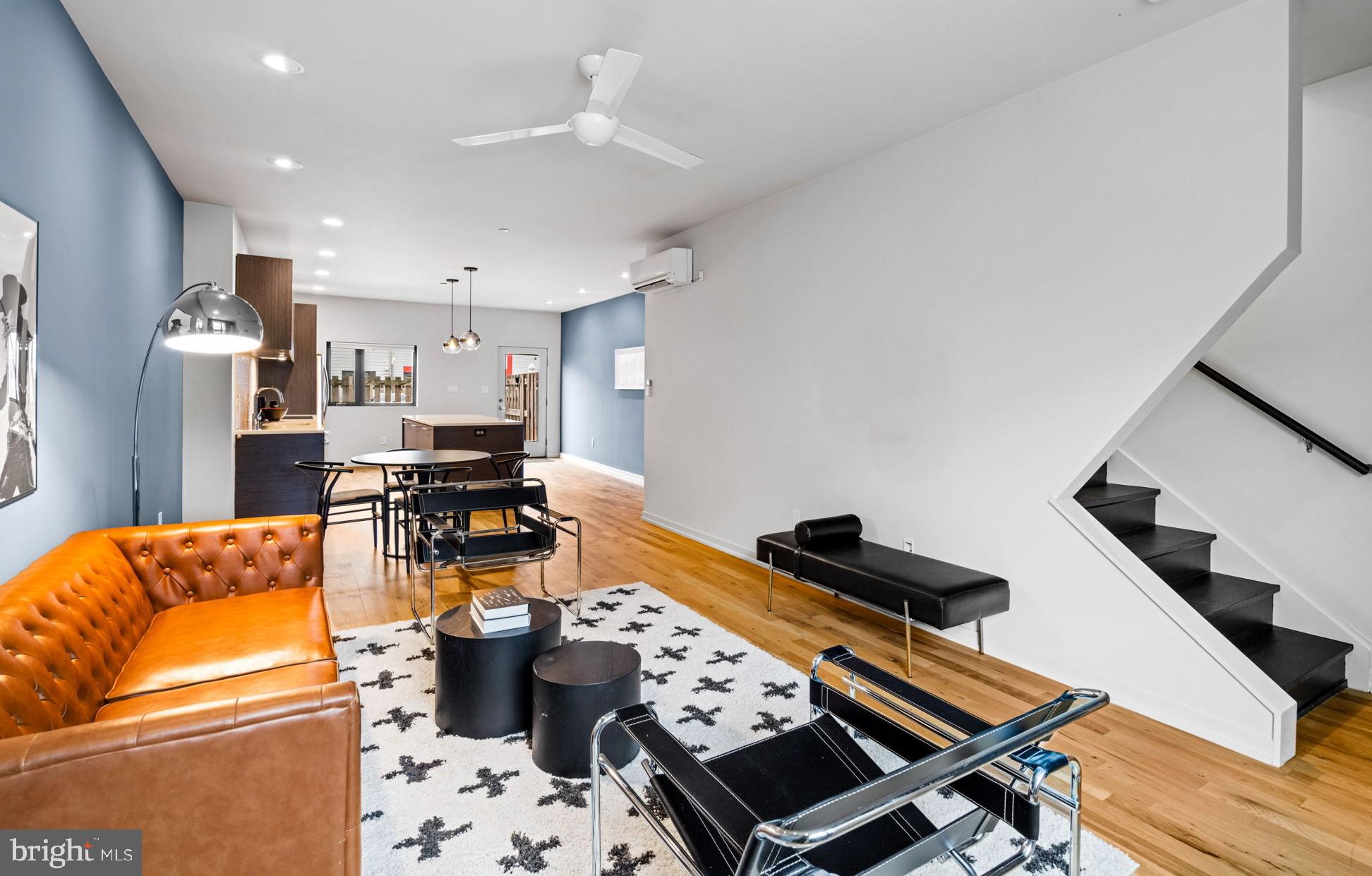 434 E Thompson STREET