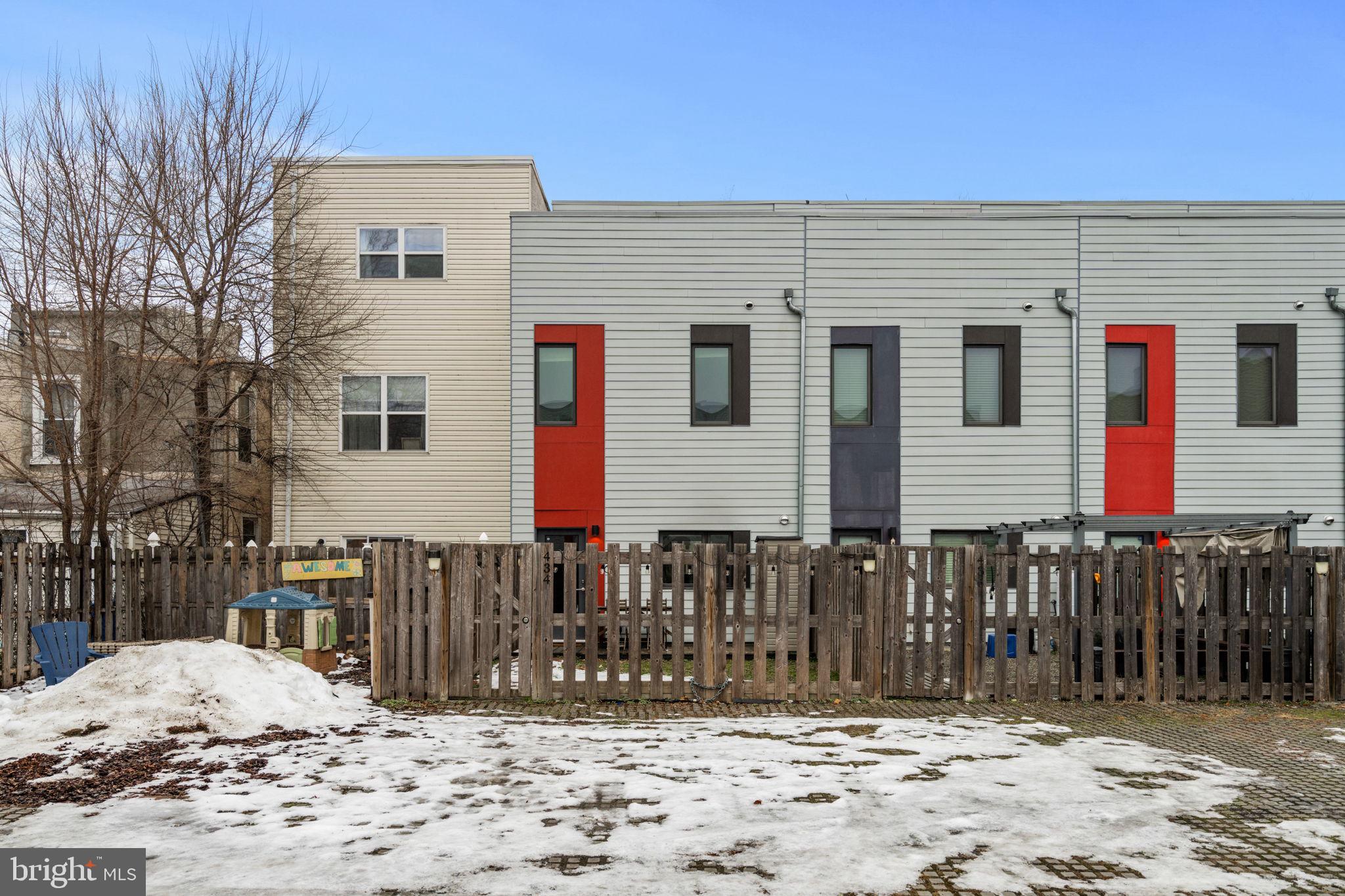 434 E Thompson STREET