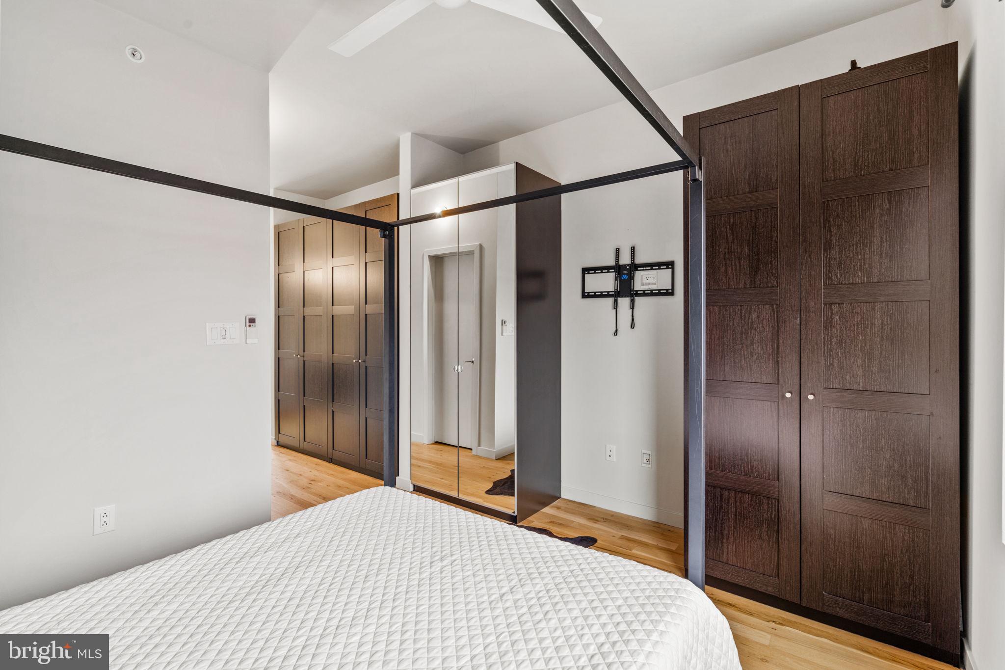 434 E Thompson STREET