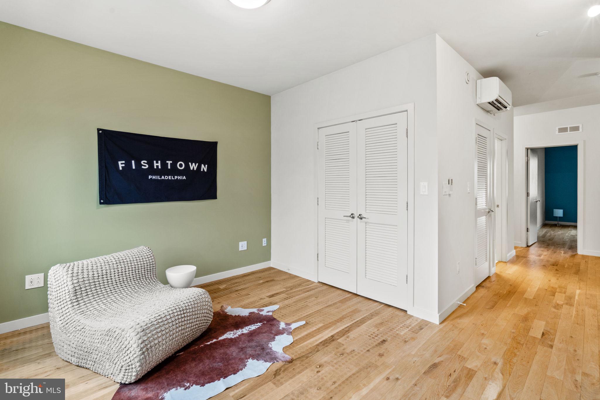 434 E Thompson STREET