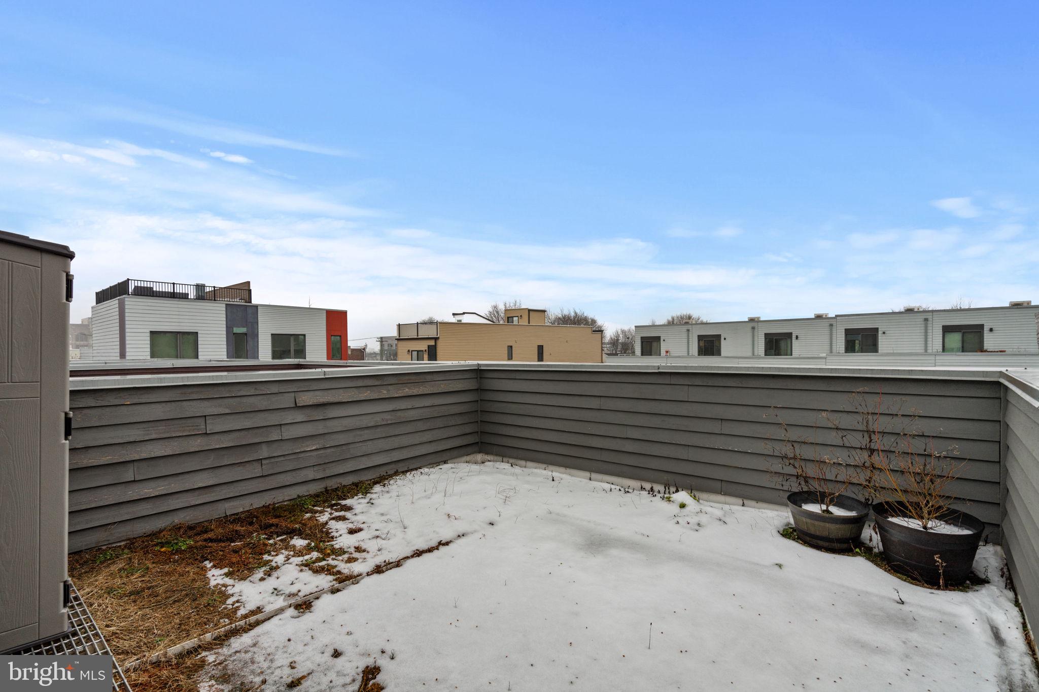 434 E Thompson STREET