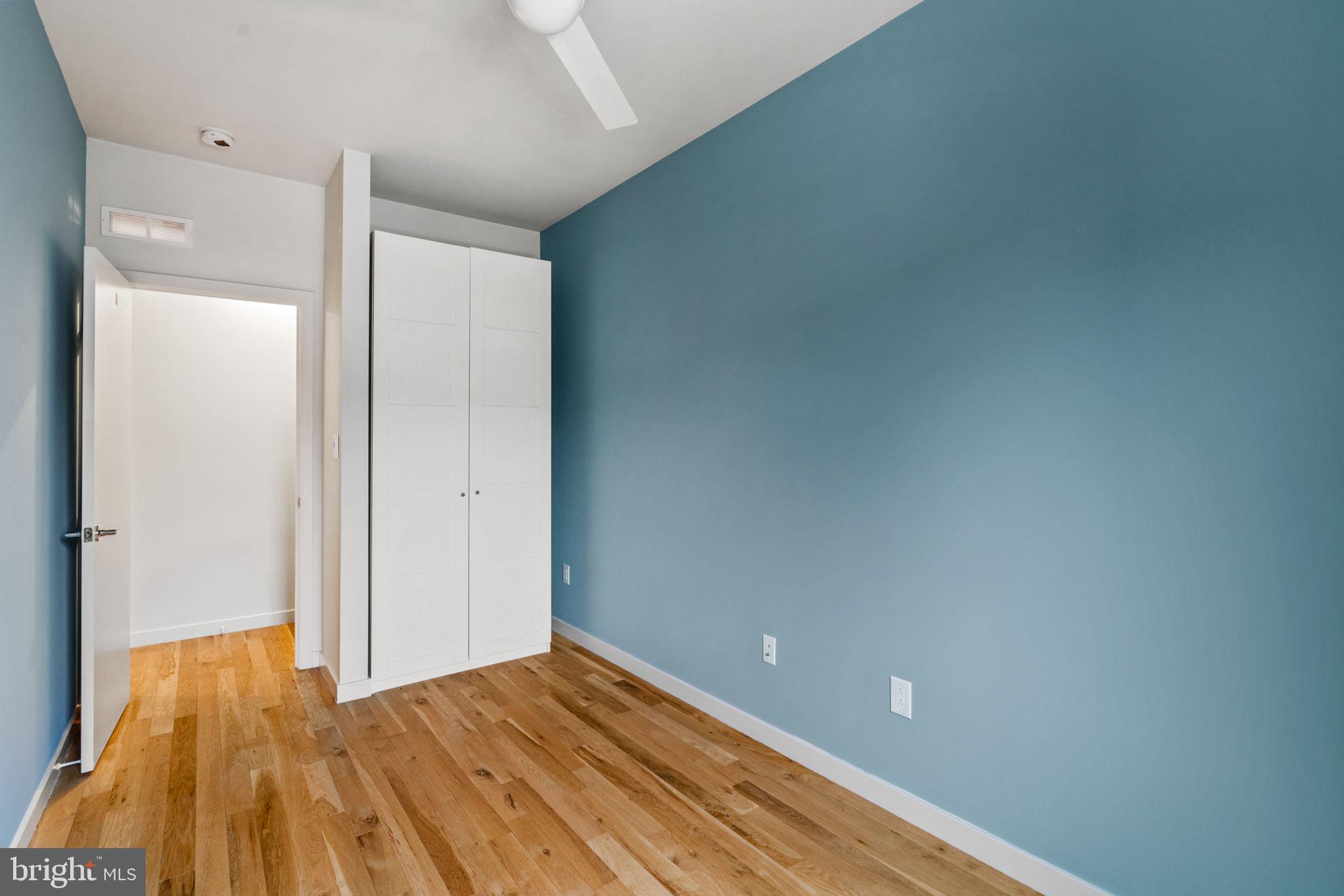 434 E Thompson STREET