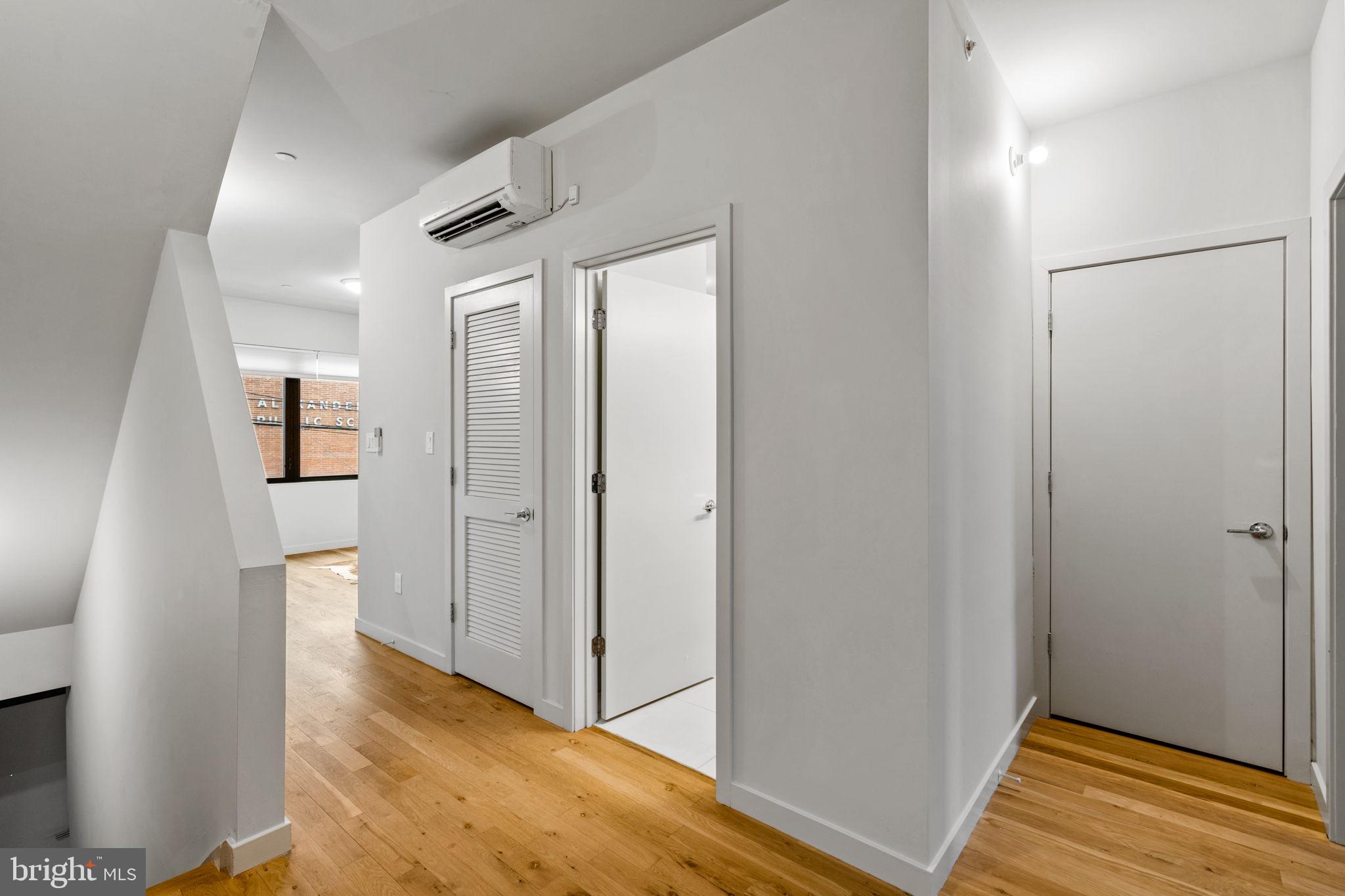 434 E Thompson STREET