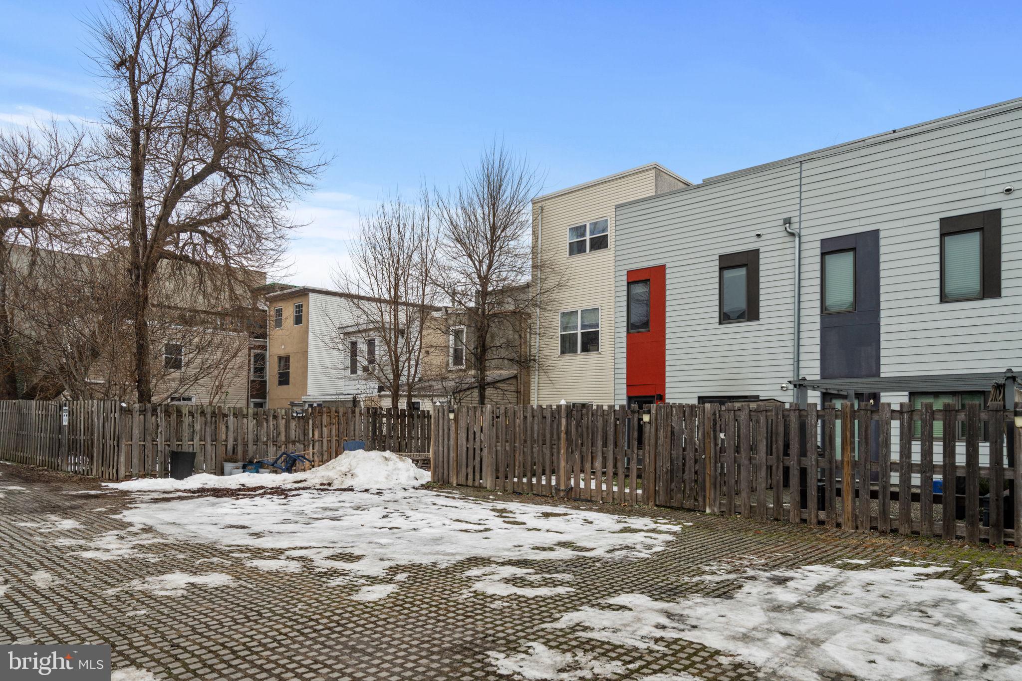 434 E Thompson STREET