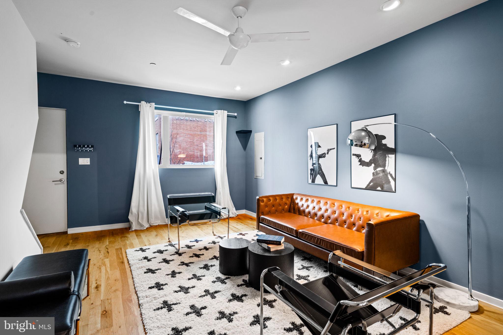 434 E Thompson STREET