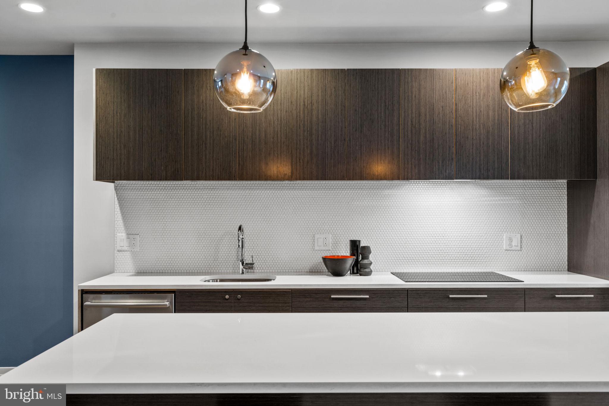 434 E Thompson STREET