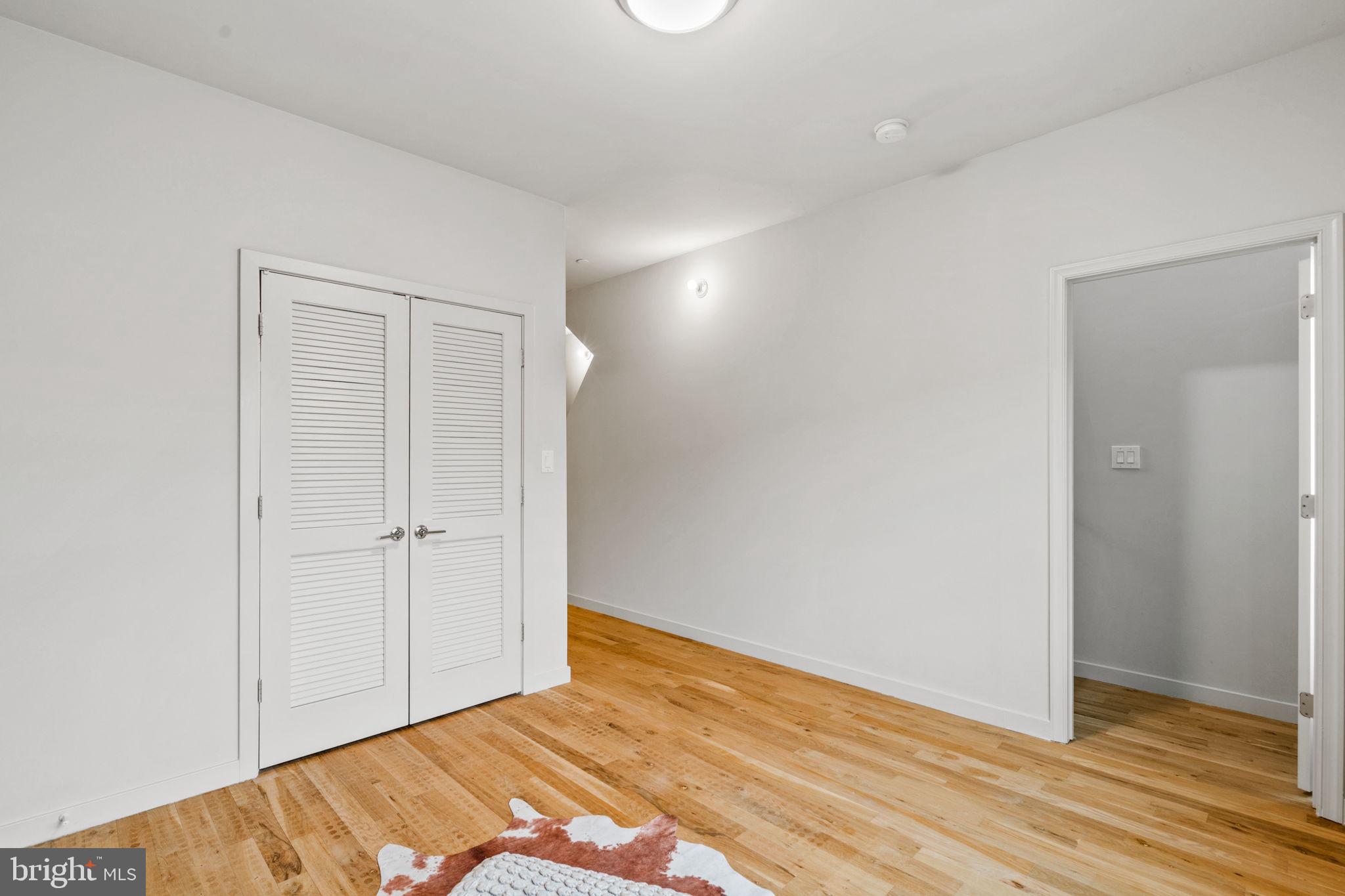 434 E Thompson STREET