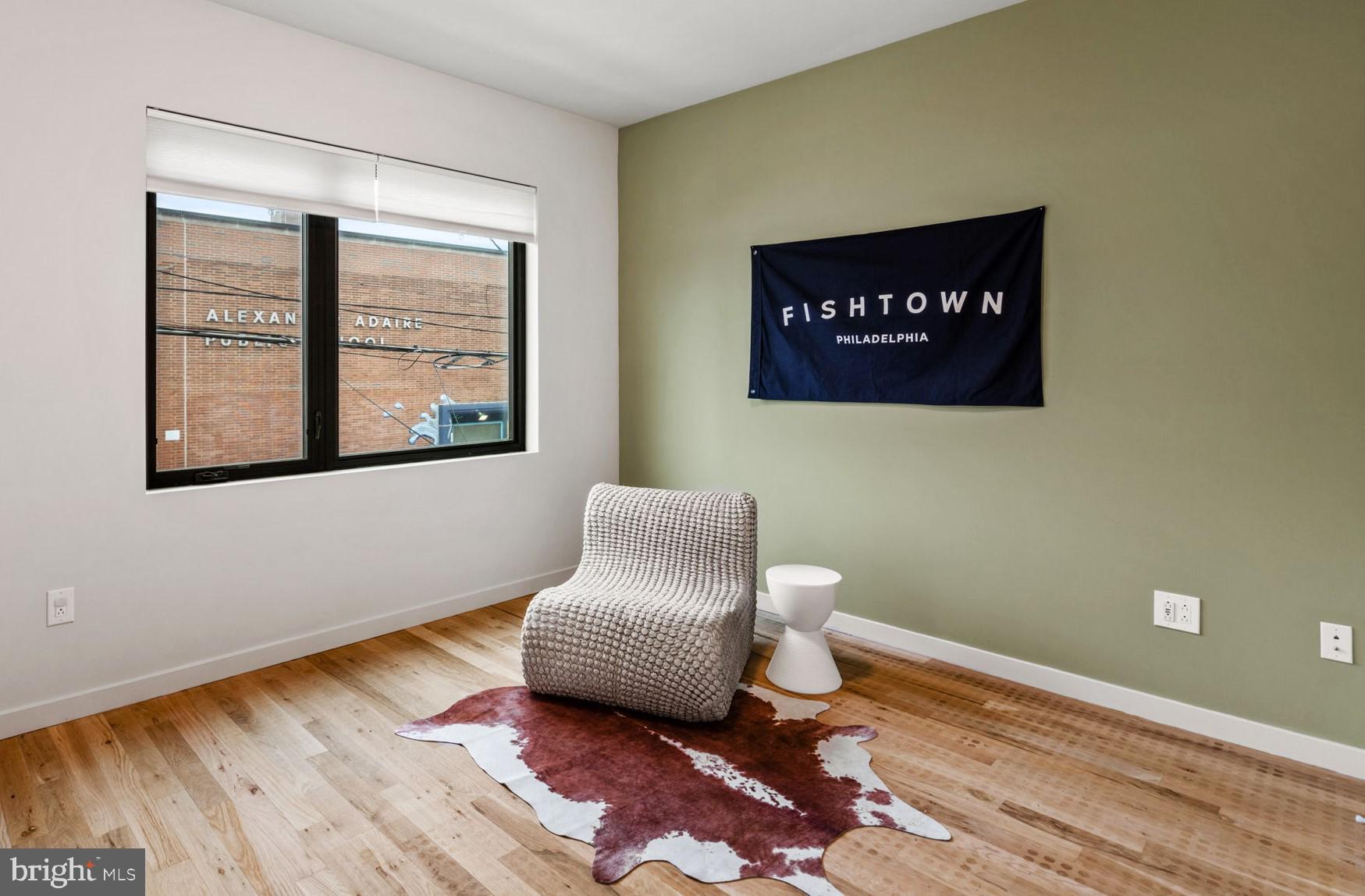 434 E Thompson STREET