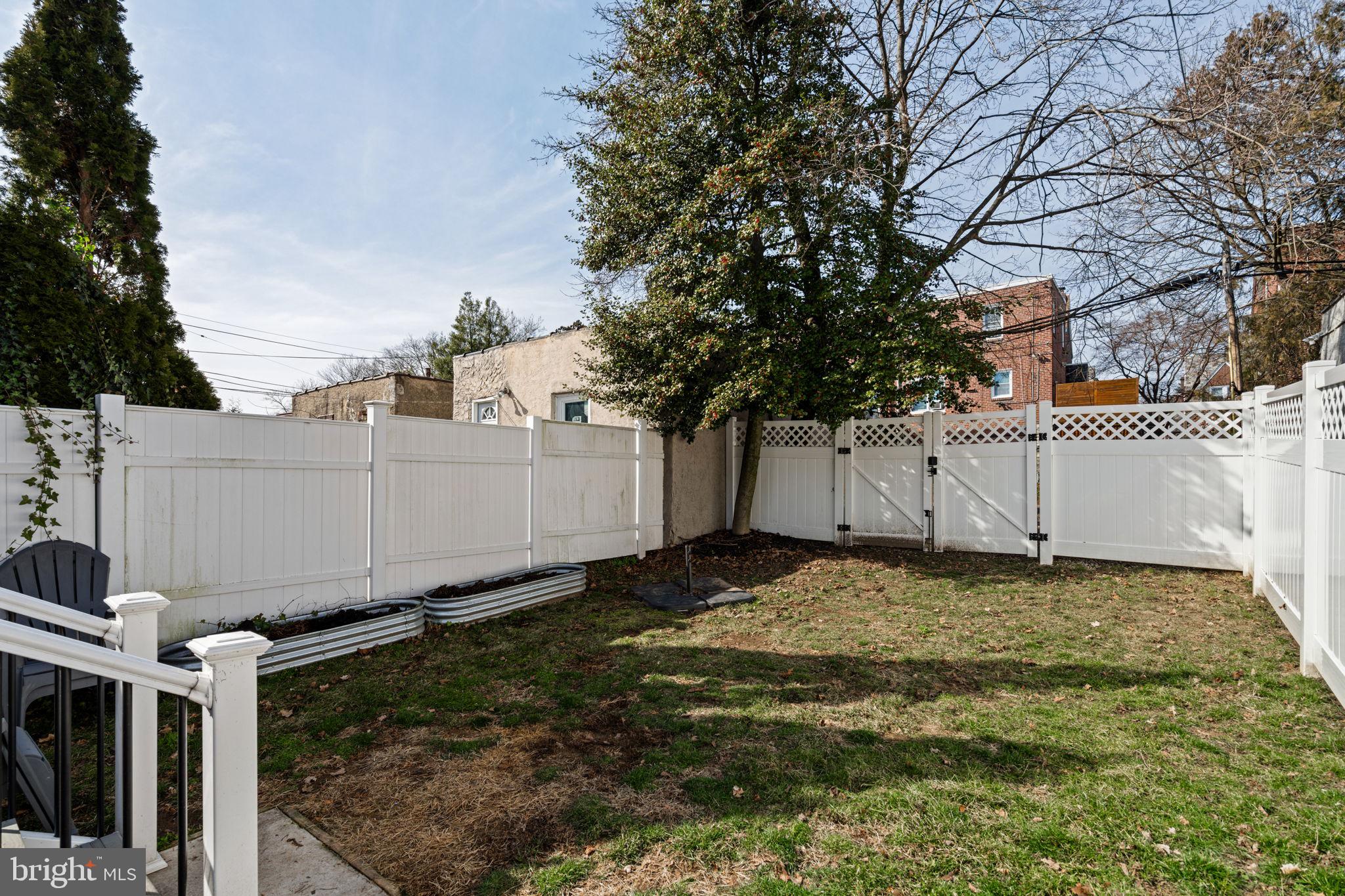 511 E Mount Airy Avenue