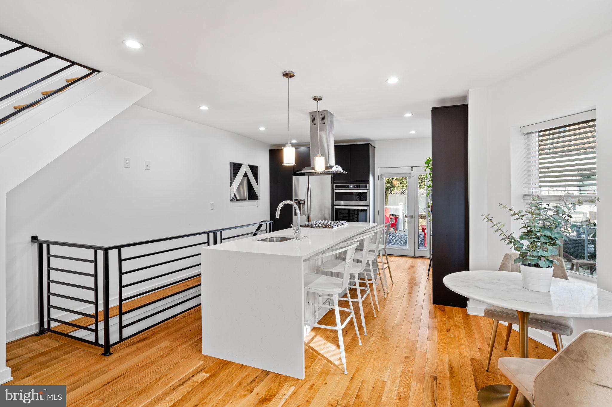 511 E Mount Airy Avenue