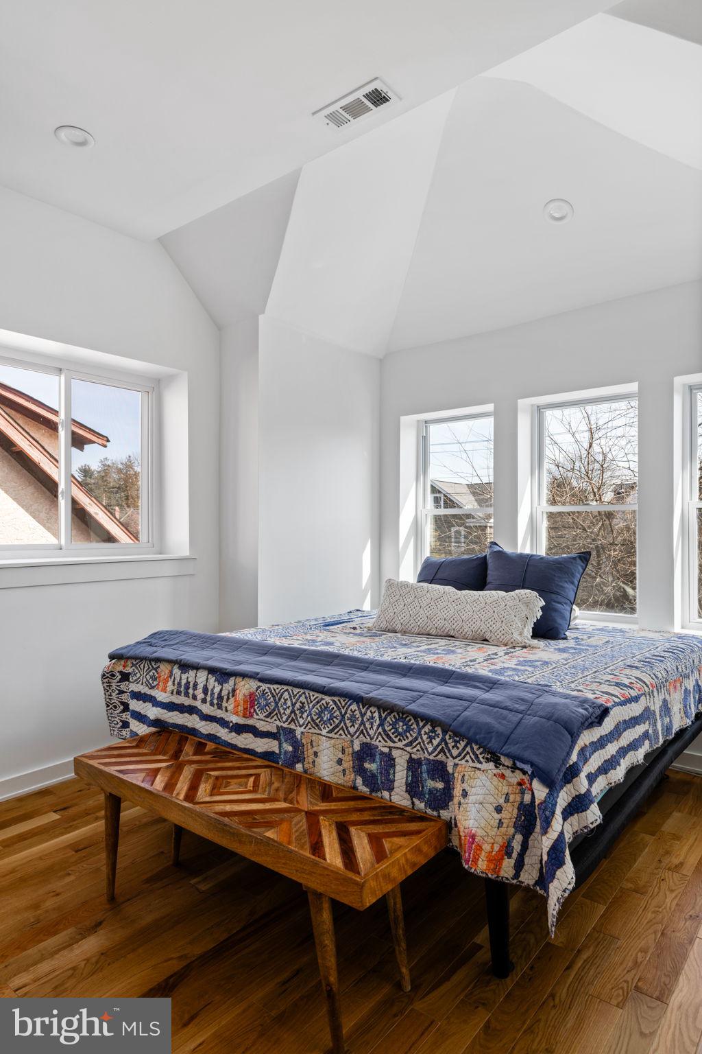 511 E Mount Airy Avenue