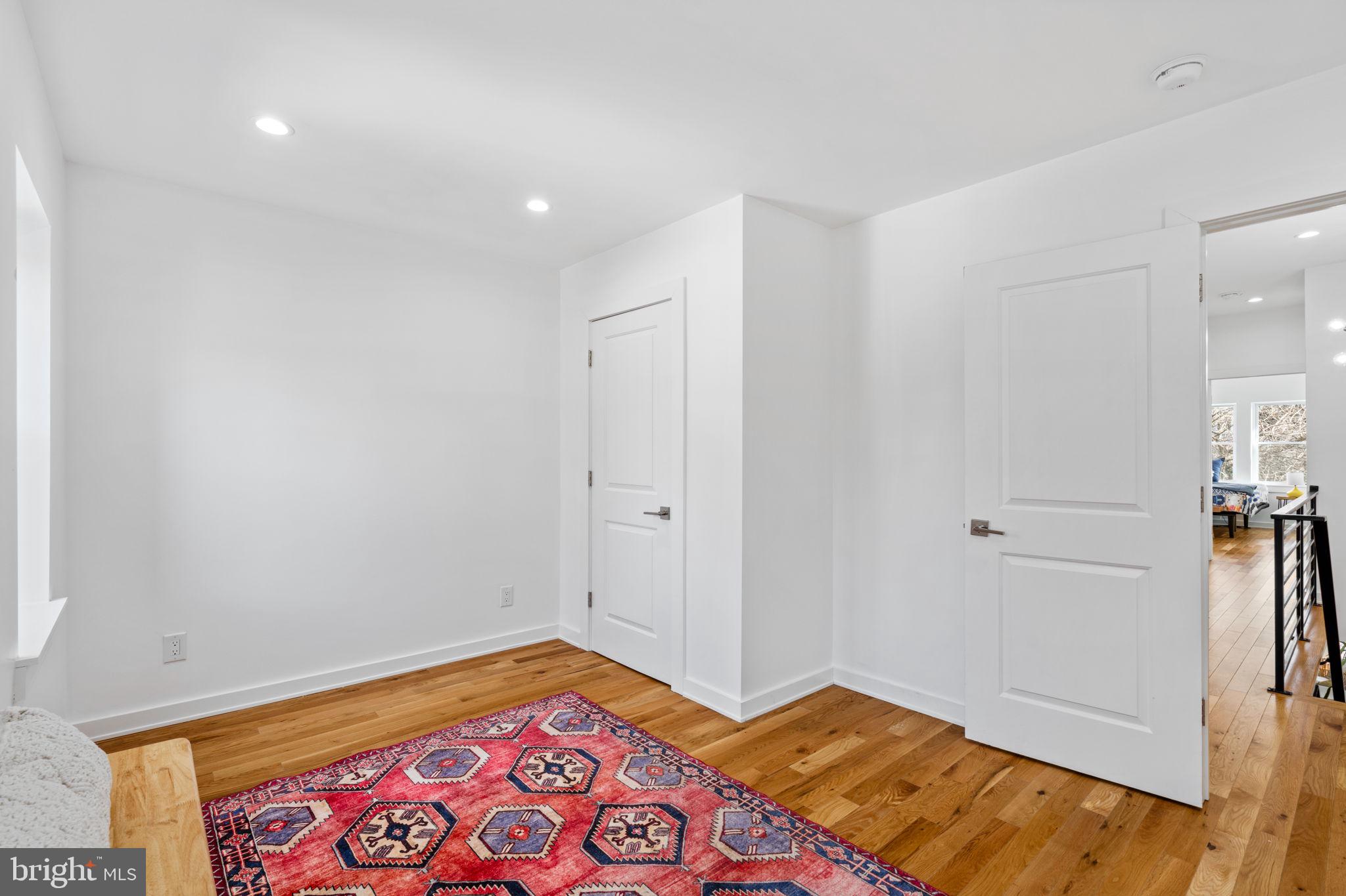 511 E Mount Airy Avenue