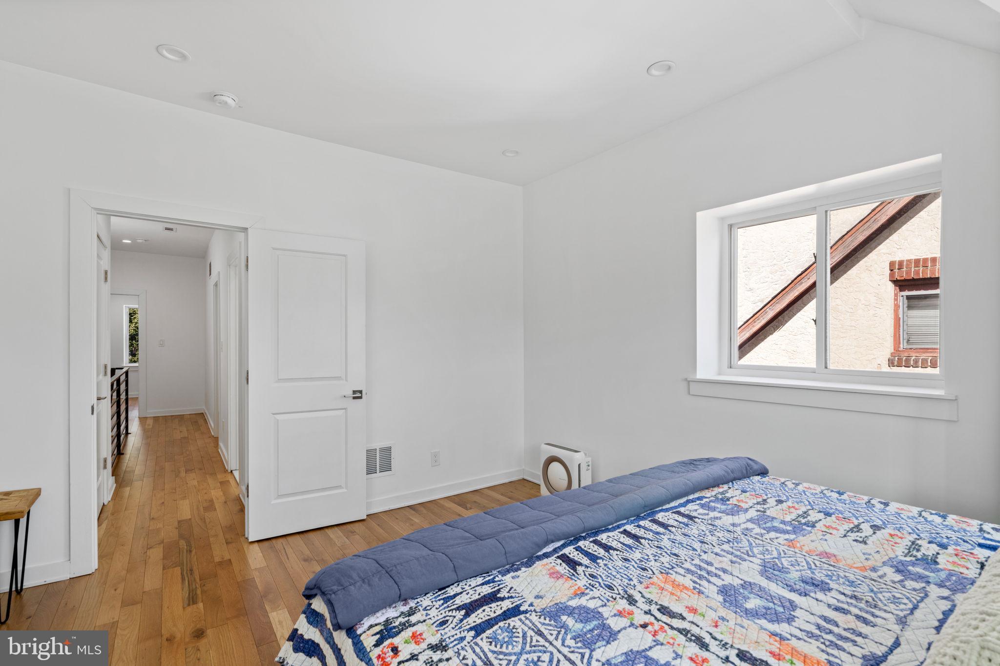 511 E Mount Airy Avenue