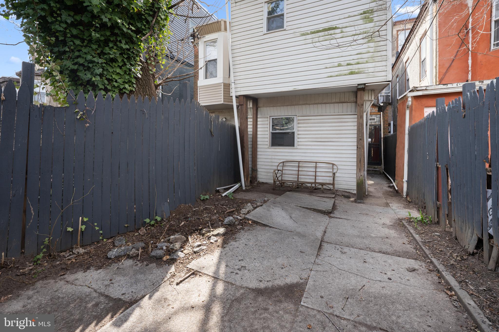 2331 N College Ave